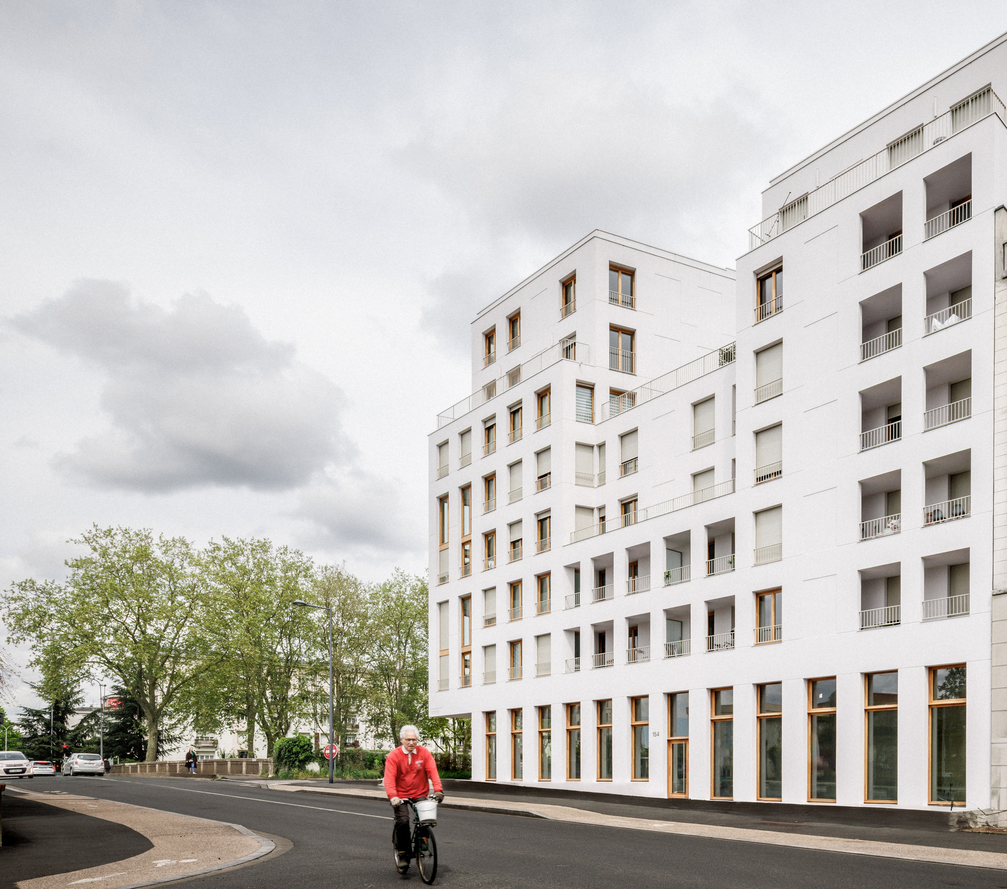 50 Apartments and Office at Coligny