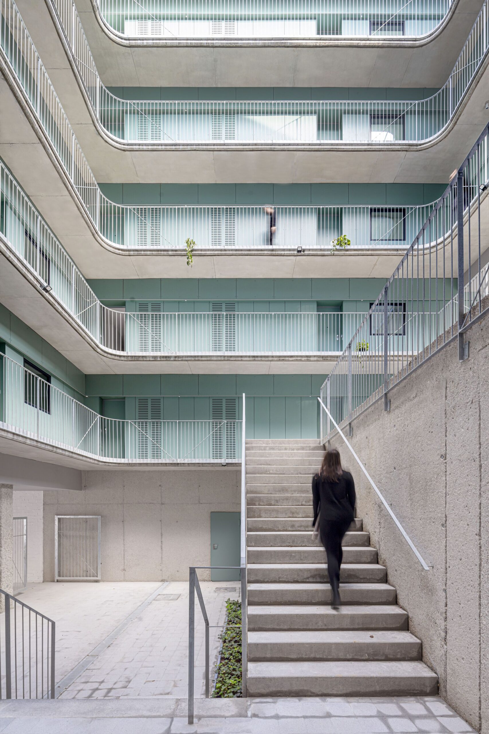 31 Social Housing Units in Torre Baró