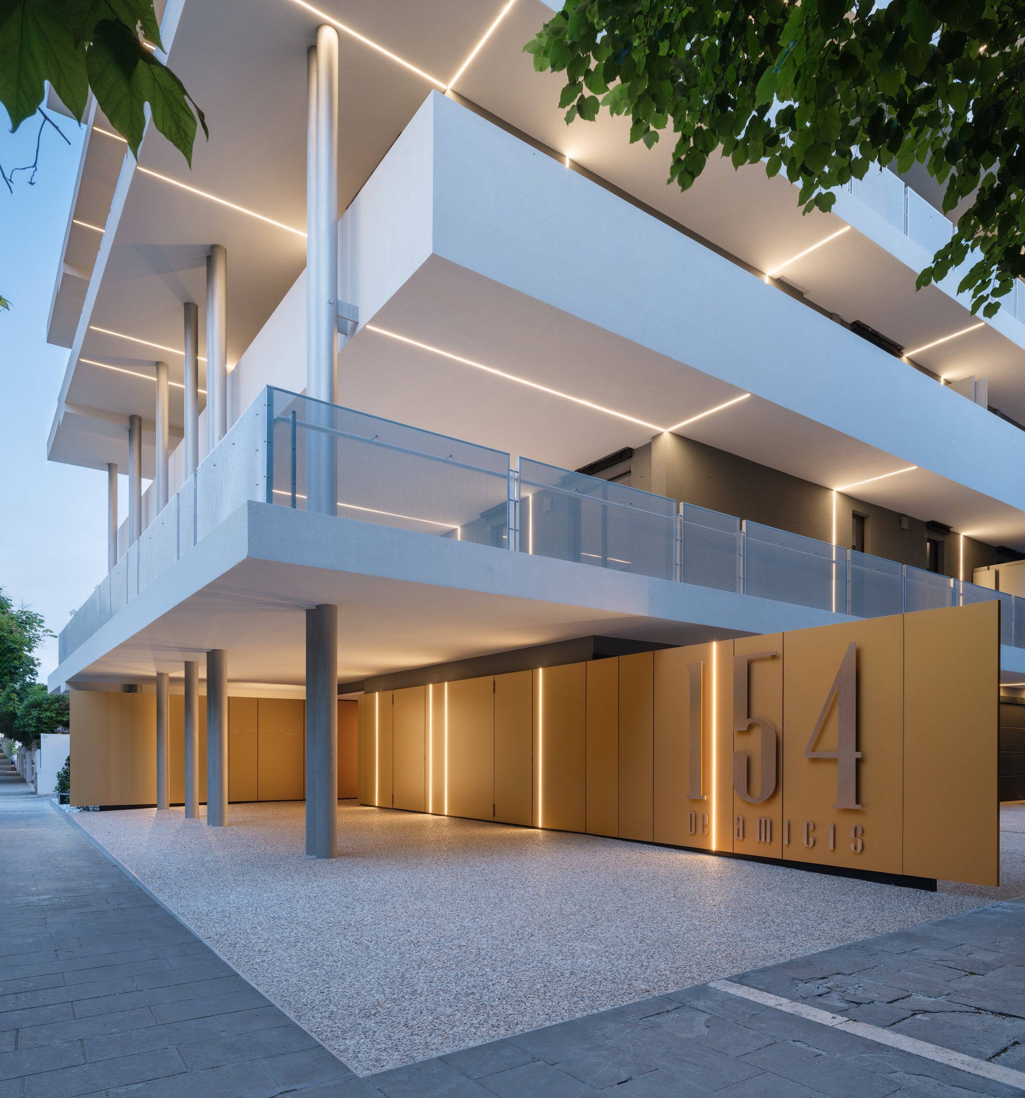 De Amicis 154 Residencial Building