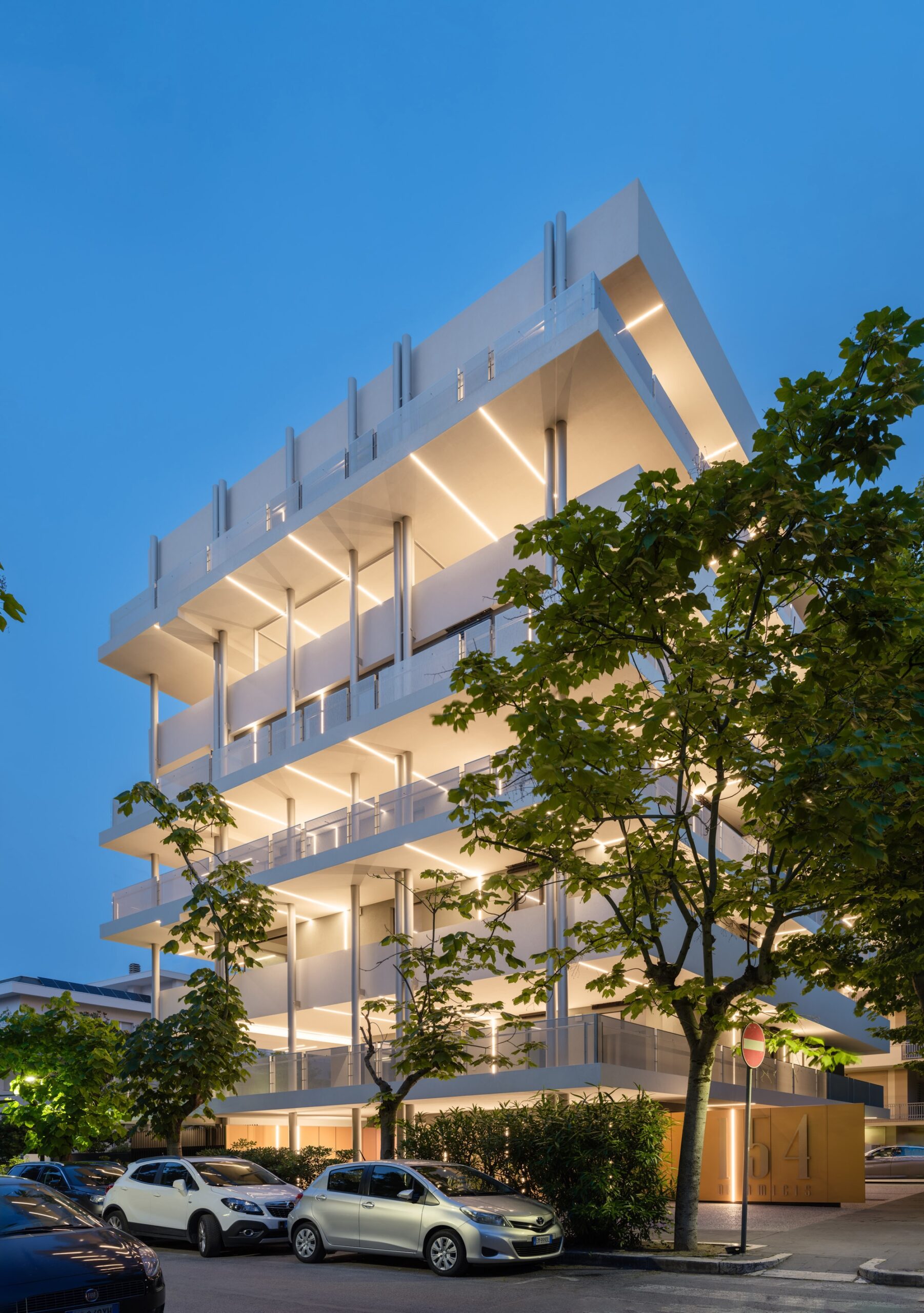 De Amicis 154 Residencial Building