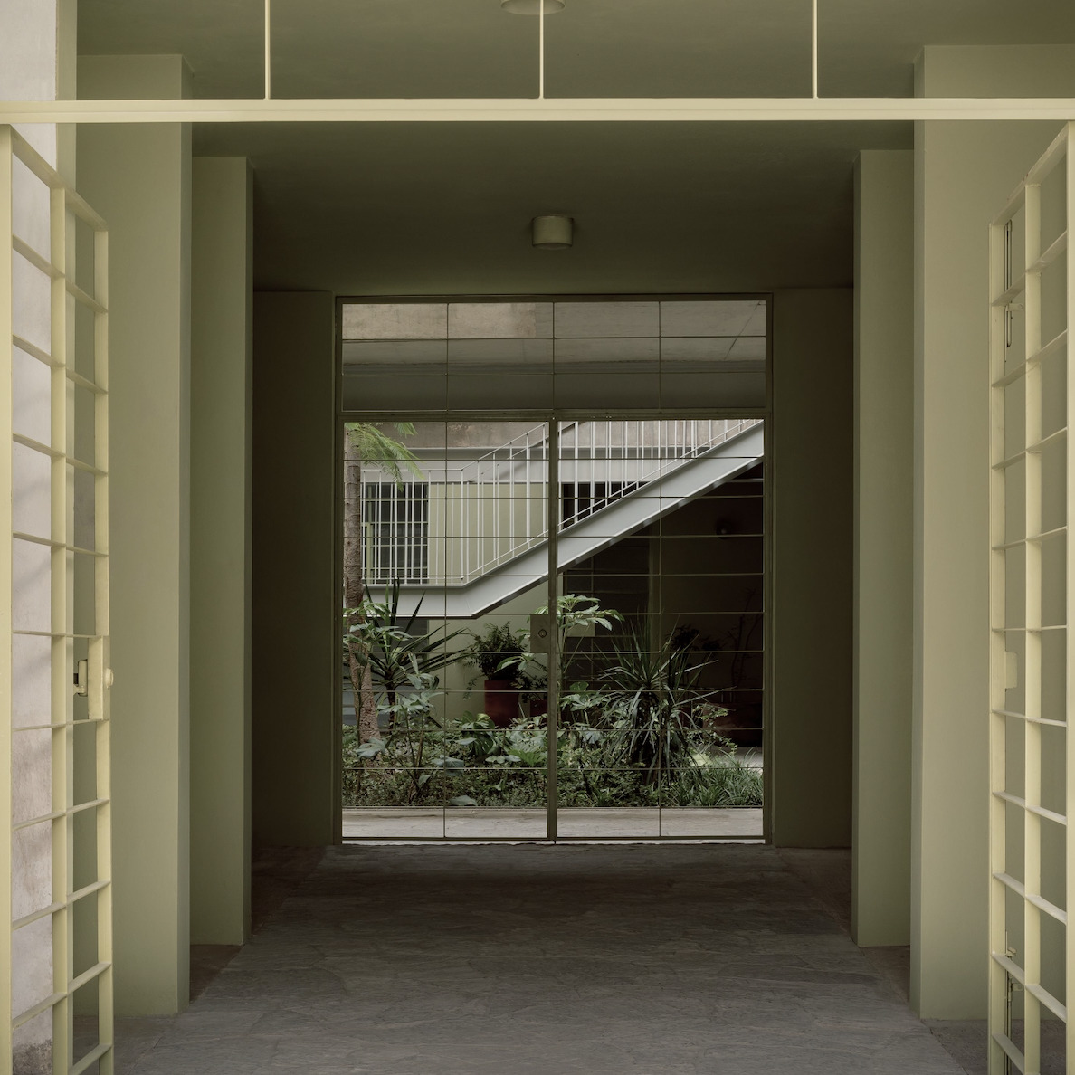 XX de Noviembre Apartment Building