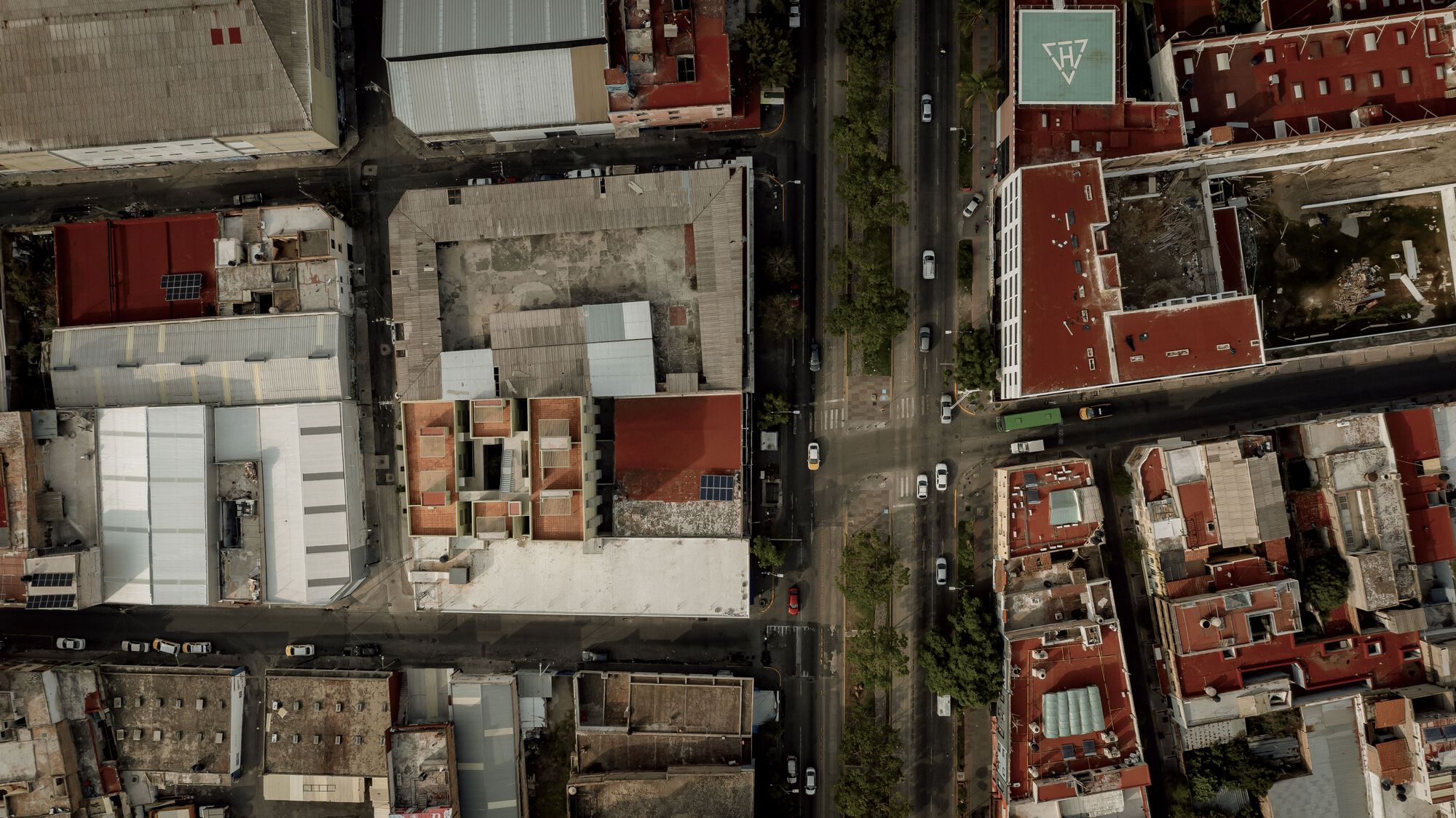 XX de Noviembre Apartment Building