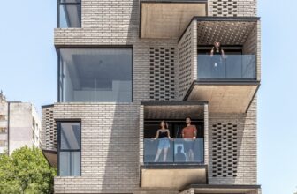 © Federico Kulekdjian1