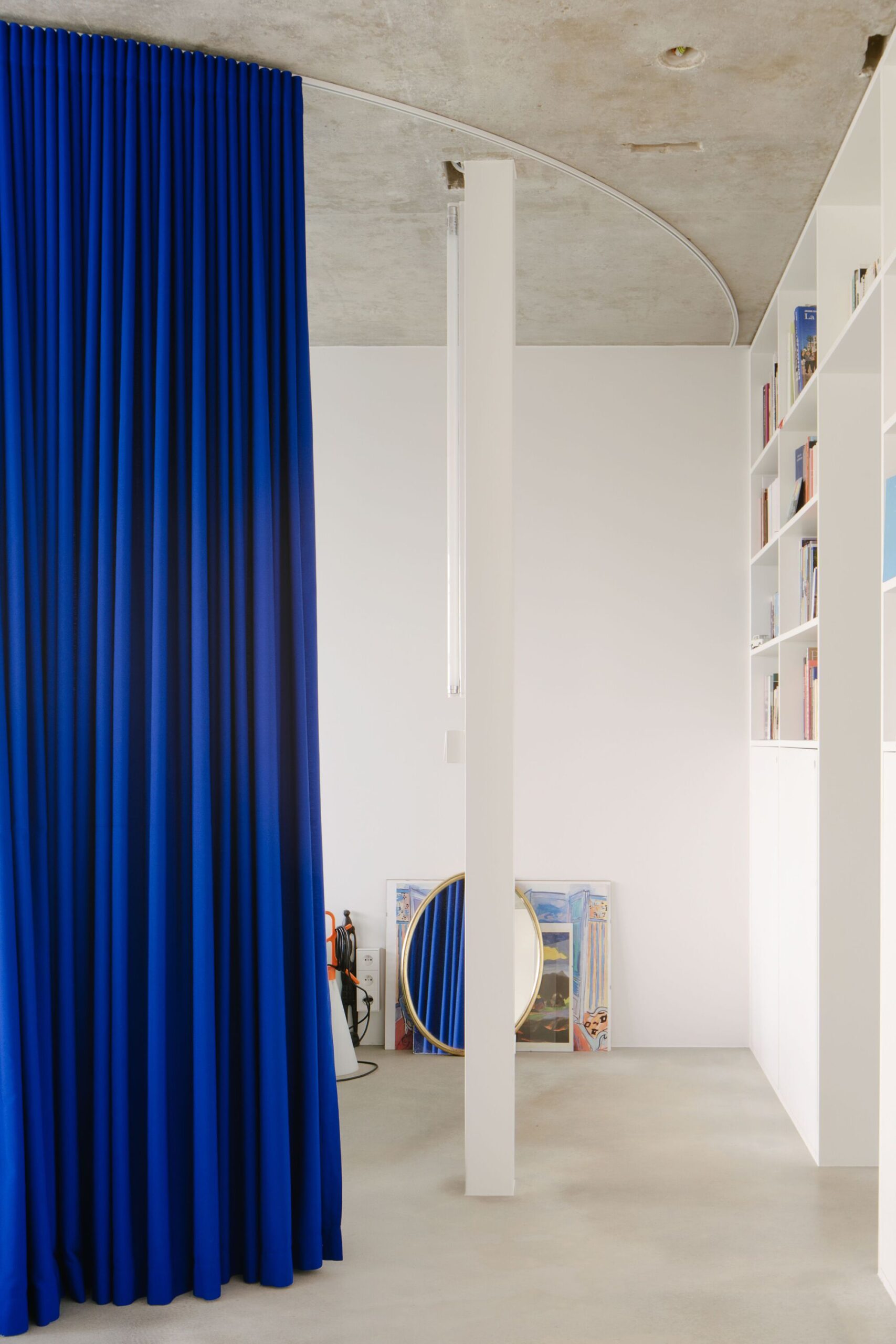 Super 18 Apartment