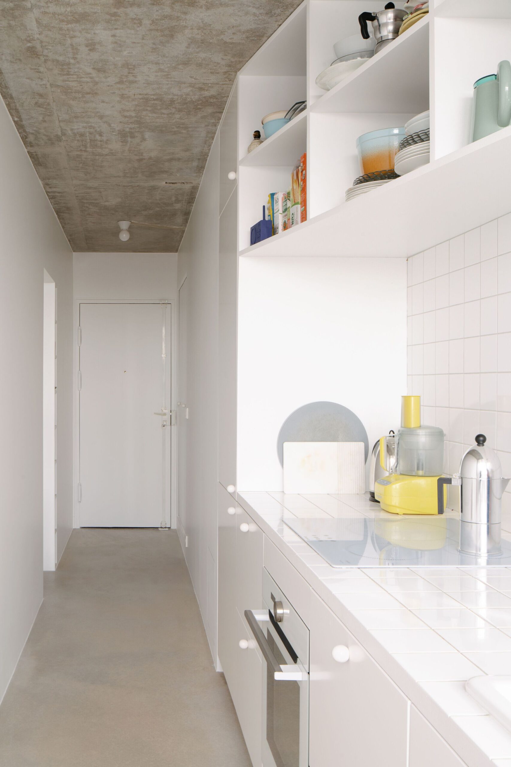 Super 18 Apartment