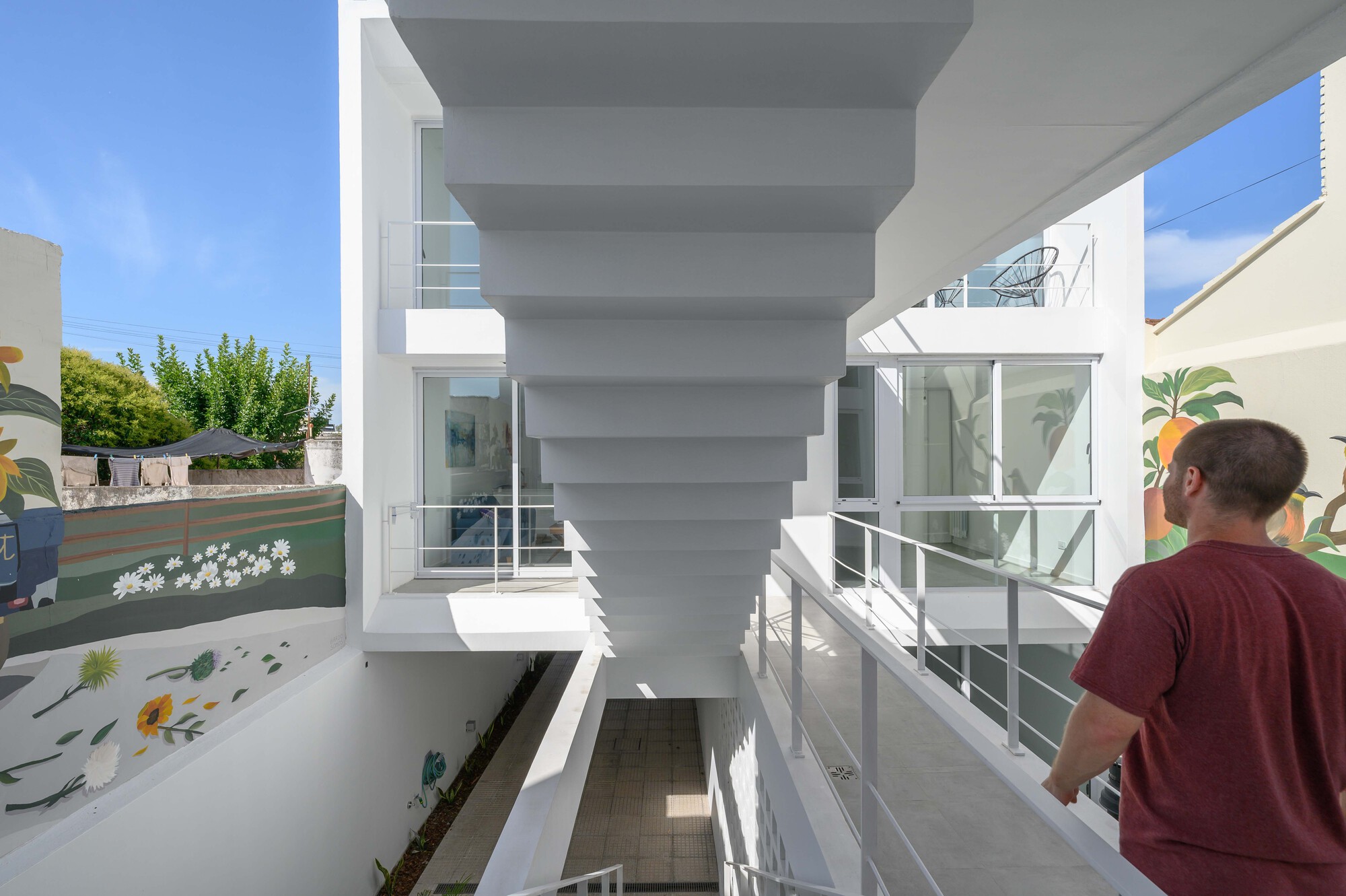 Emilio Zola 5915 Building
