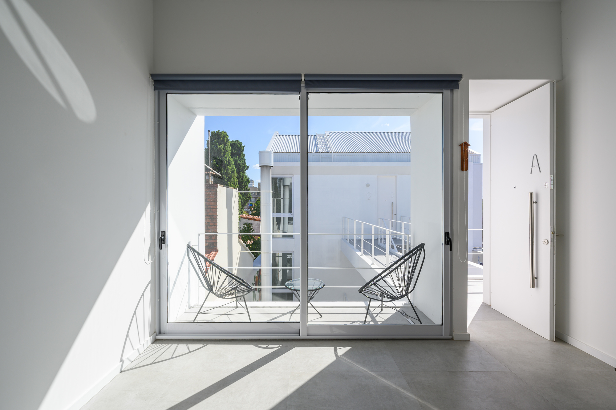 Emilio Zola 5915 Building
