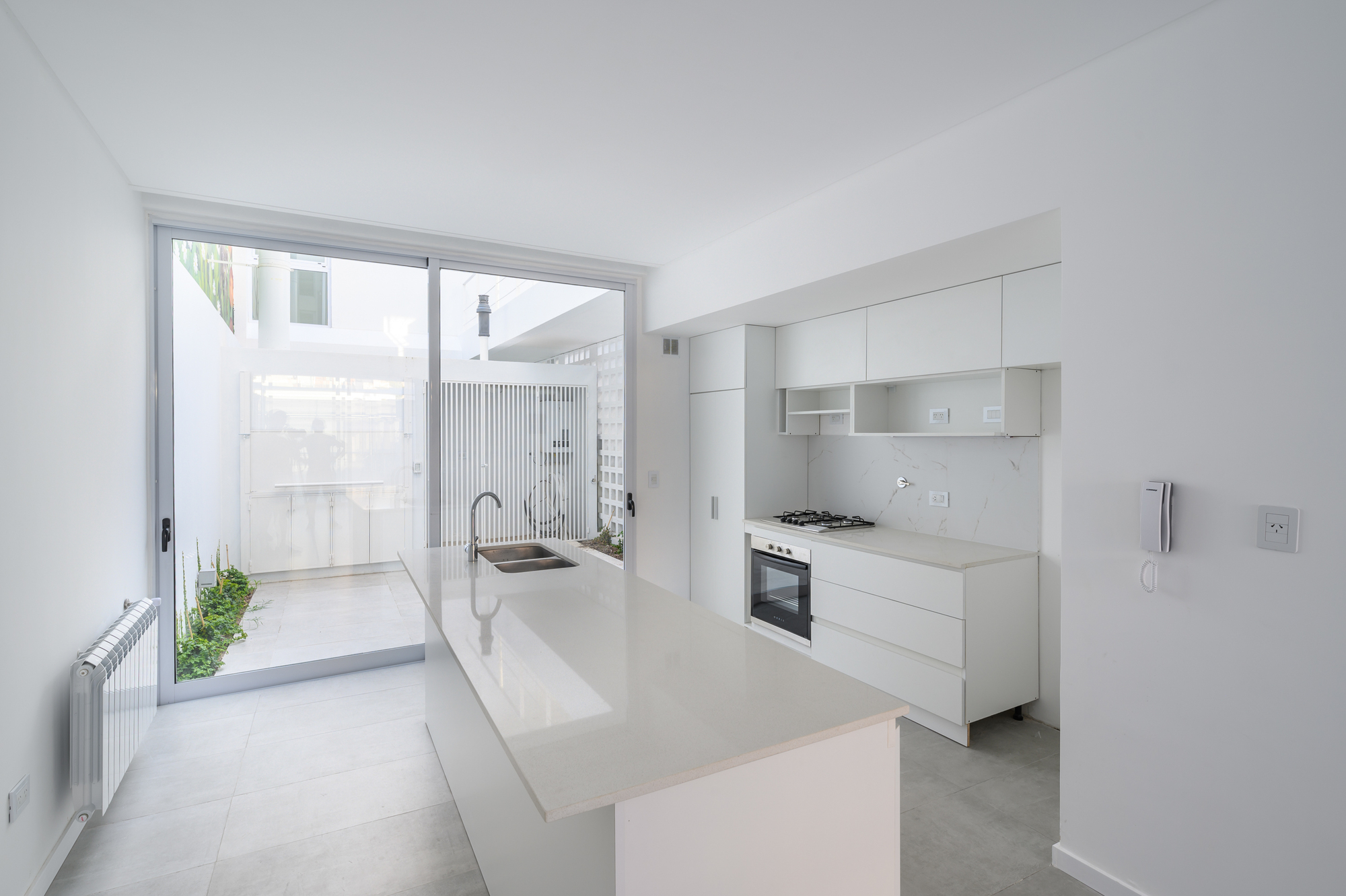 Emilio Zola 5915 Building
