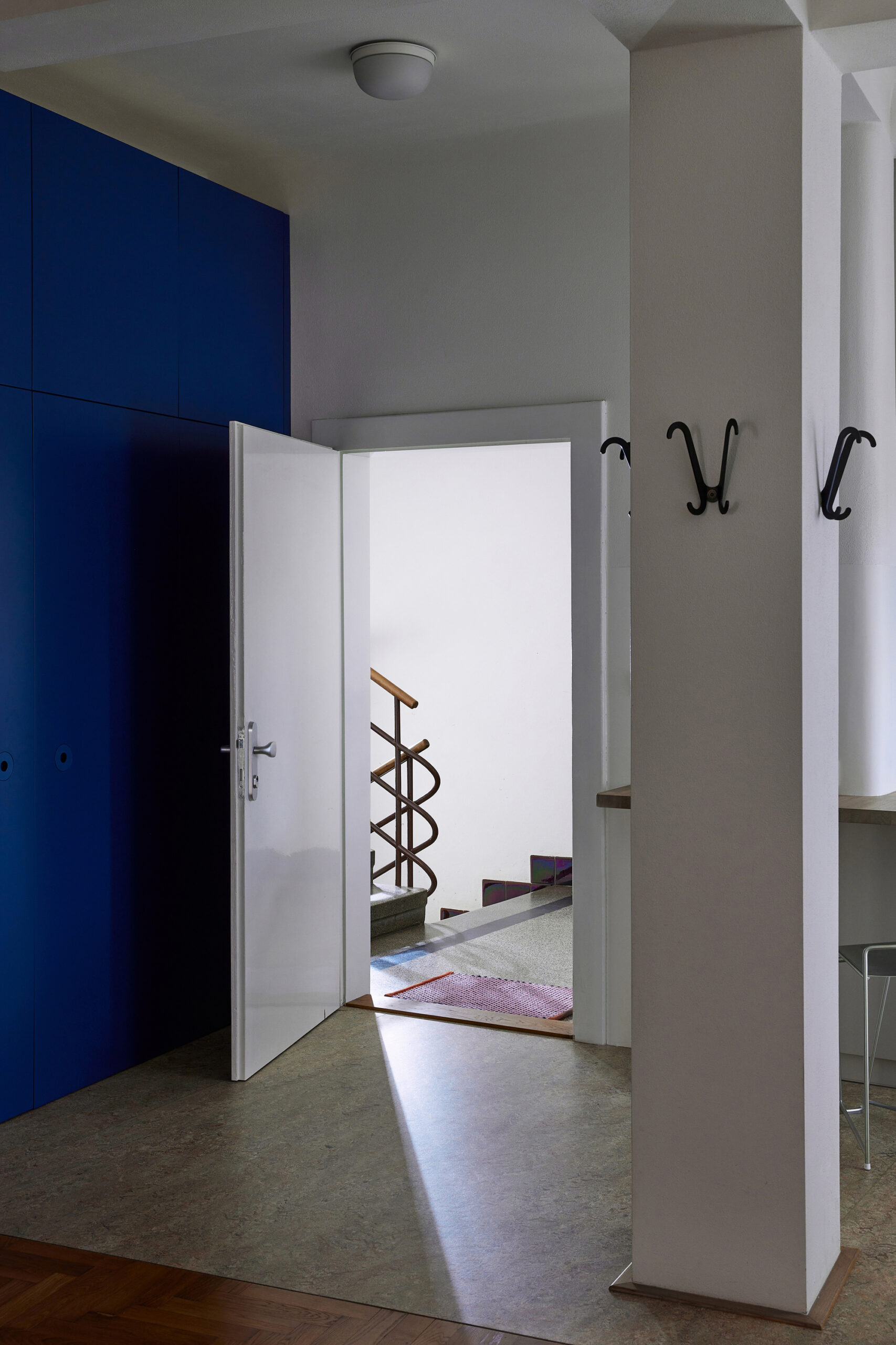 Family Silver Apartment