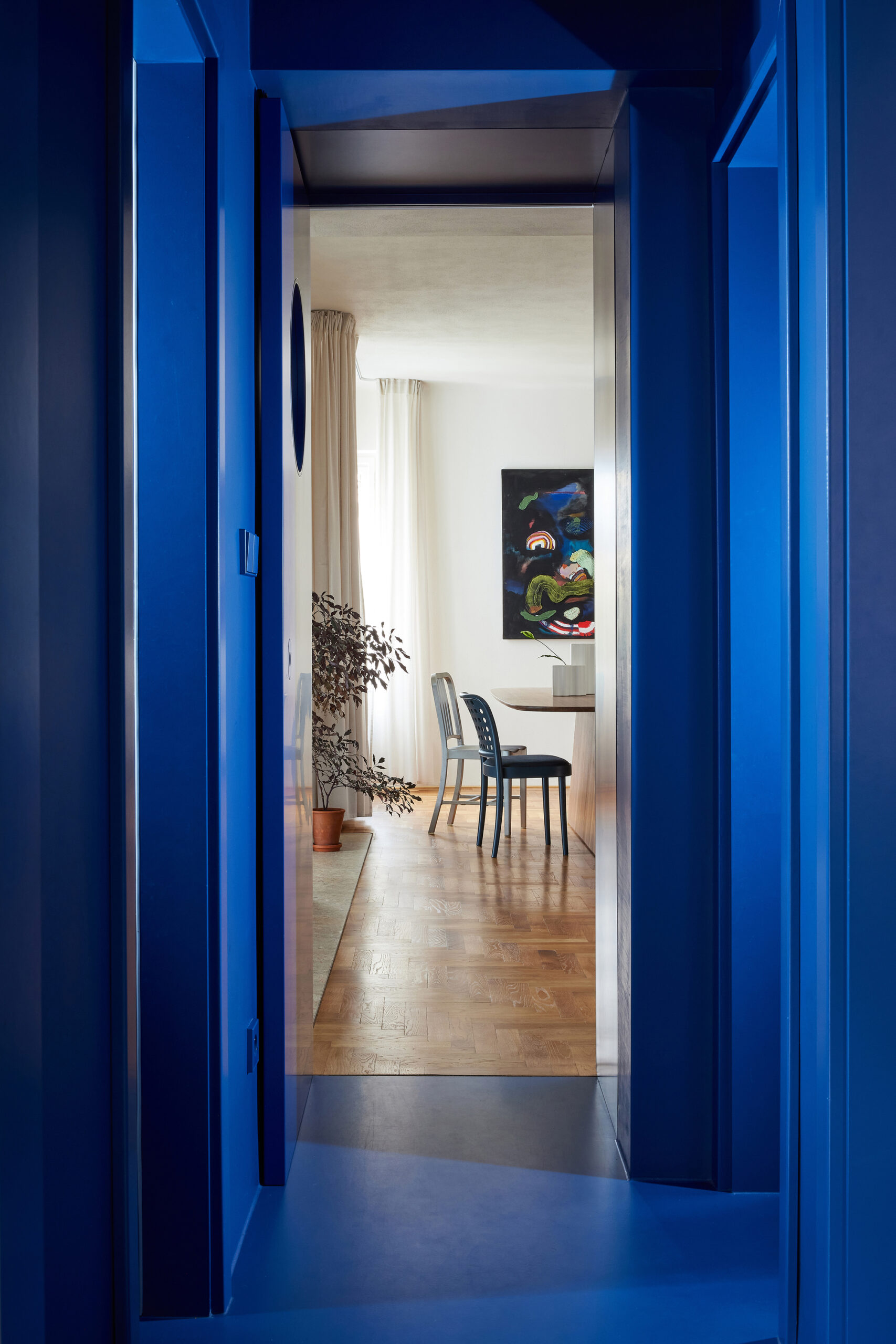 Family Silver Apartment