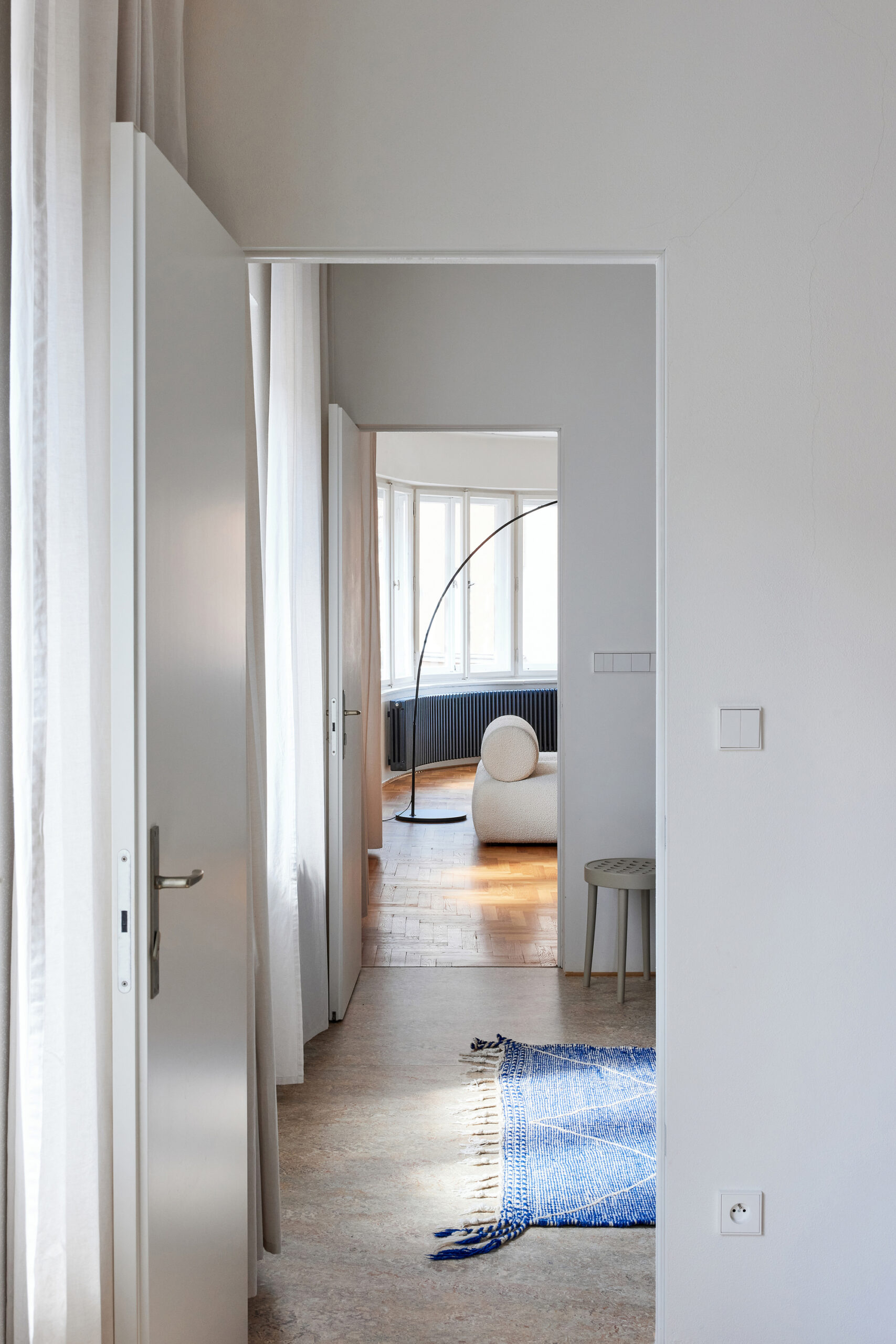 Family Silver Apartment