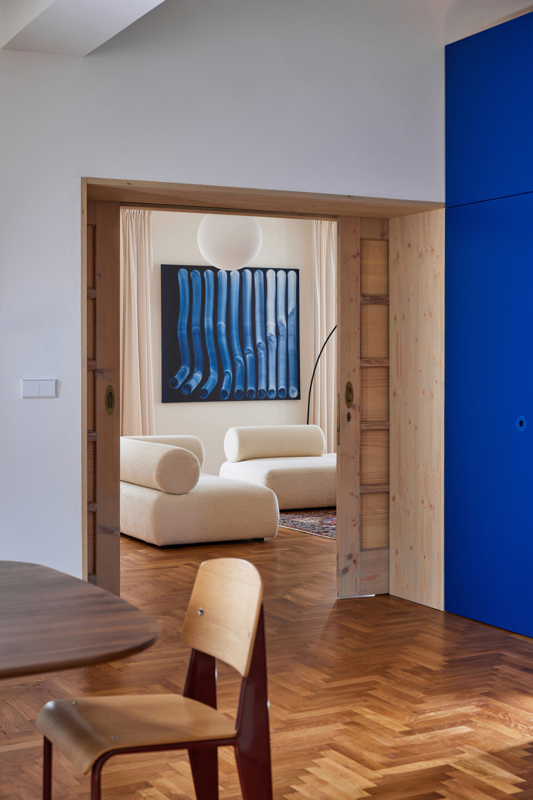 Family Silver Apartment
