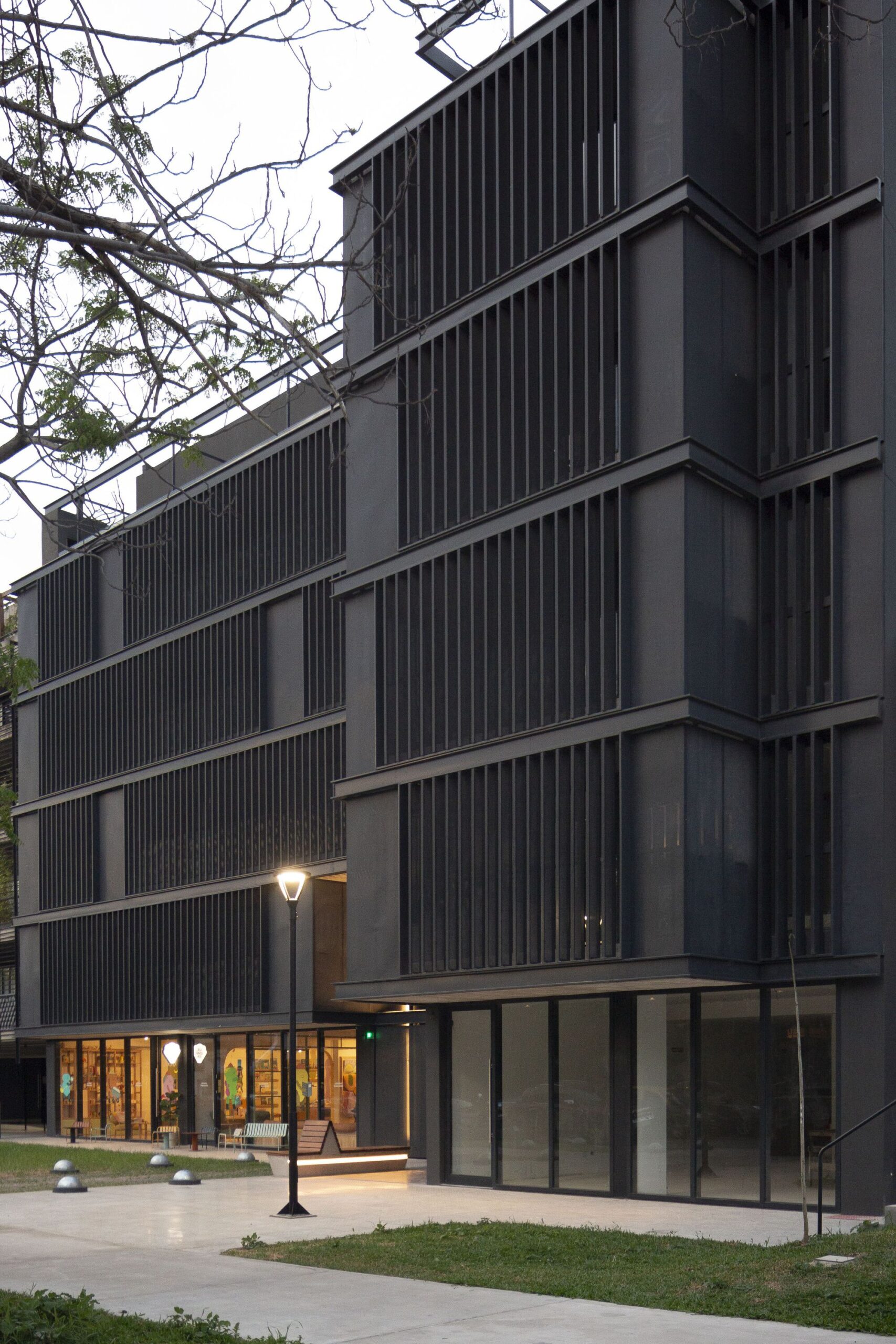 Donado 1601 Apartment Building