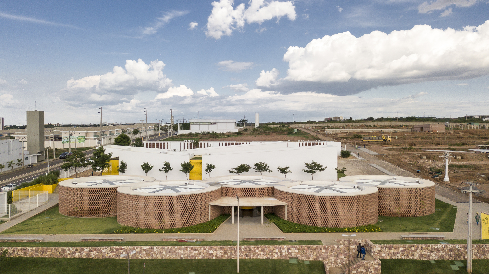 Unileão Gym and School