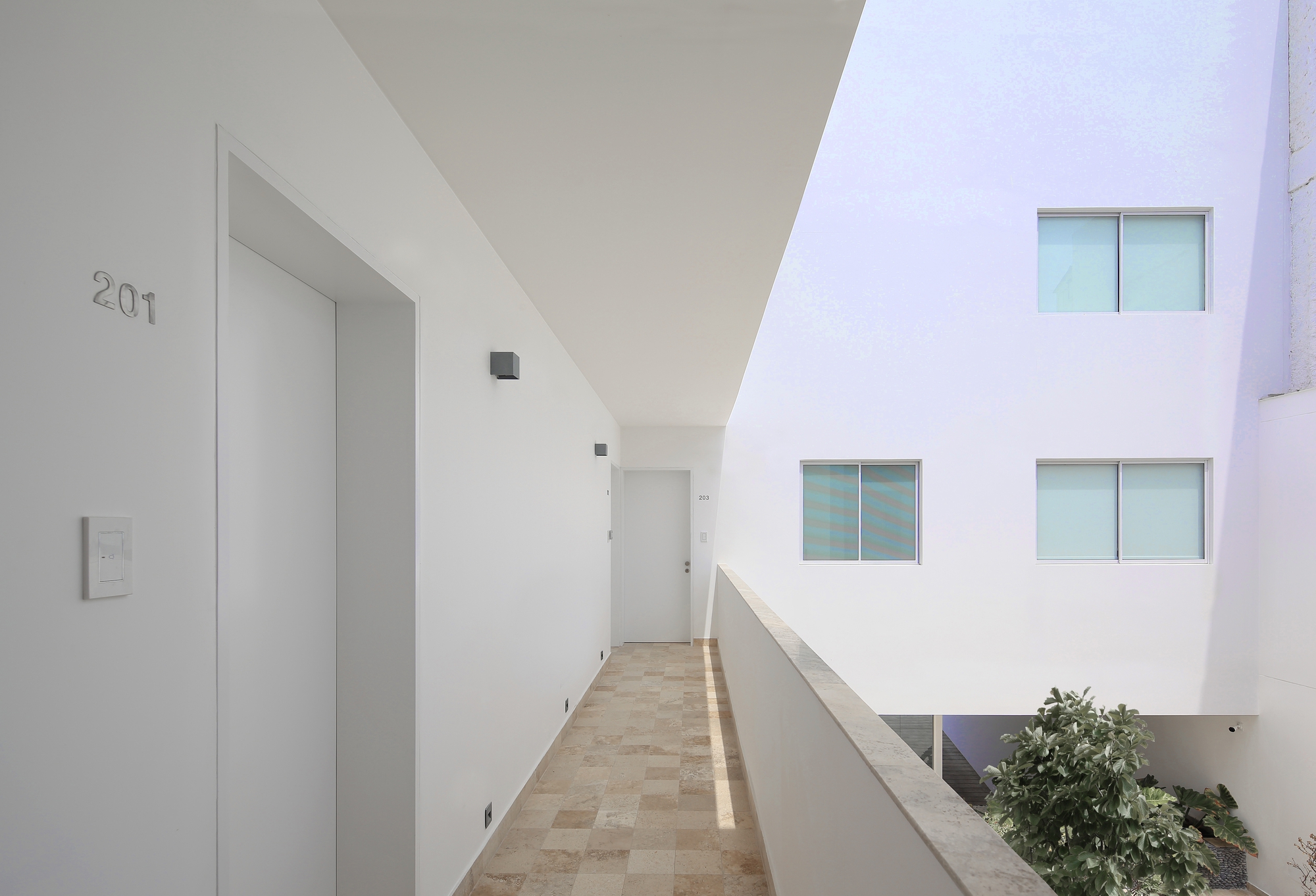Abeja Building