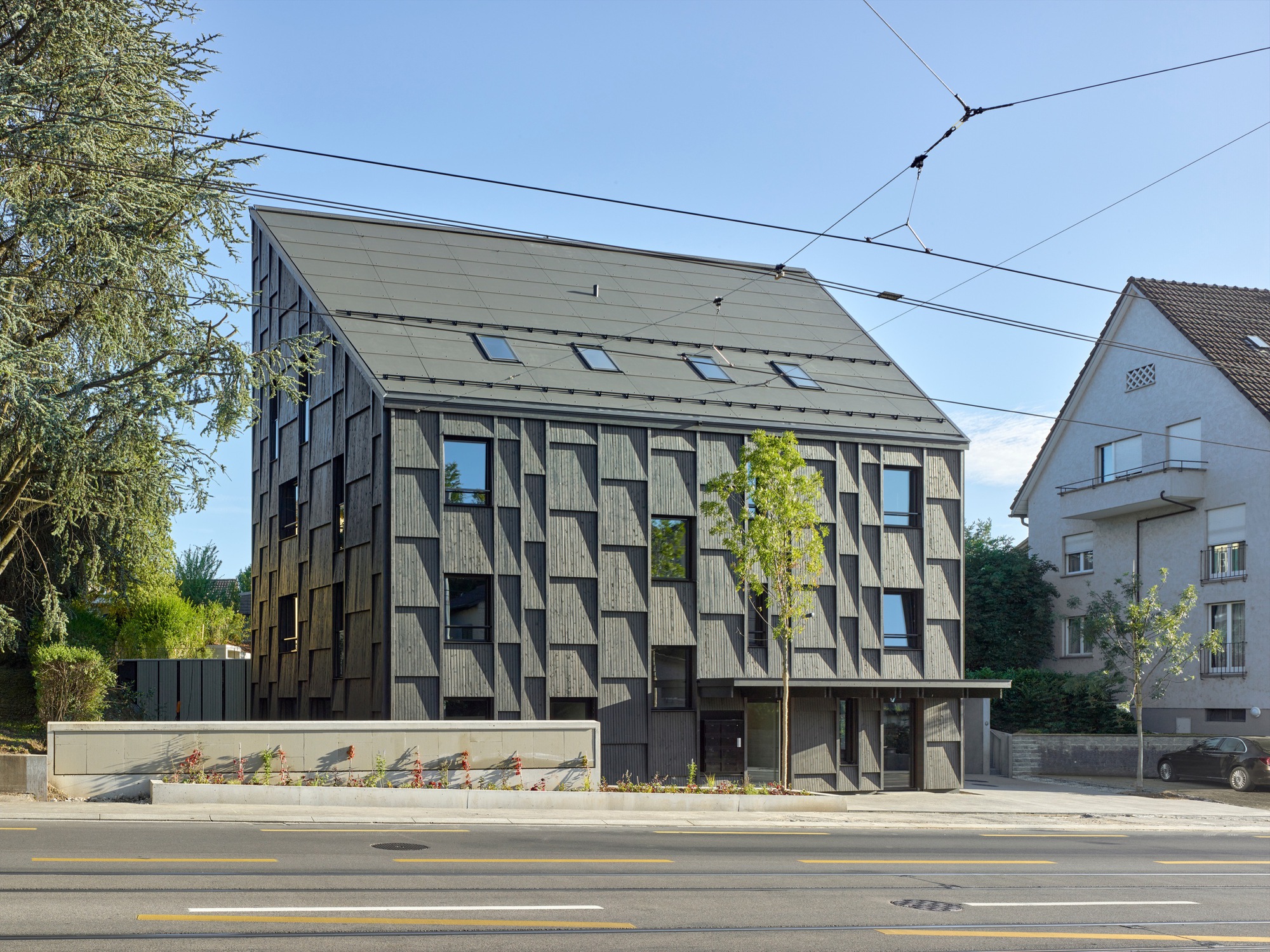 Apartment Building L329