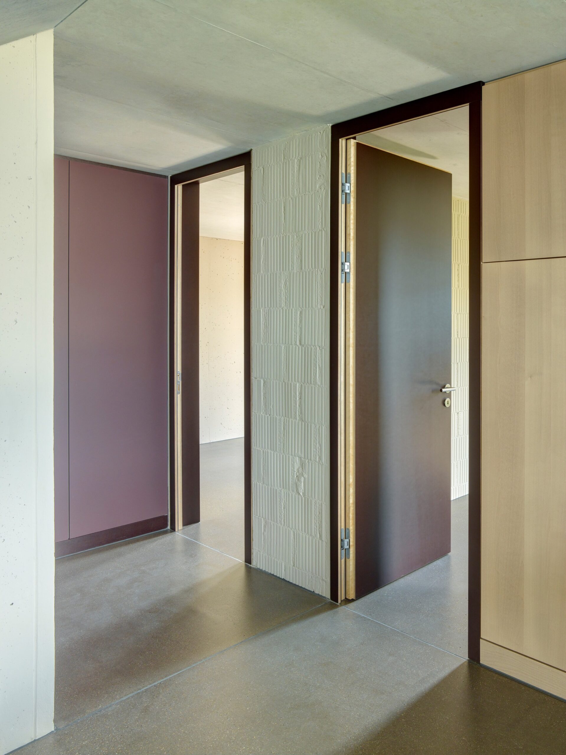 Apartment Building L329