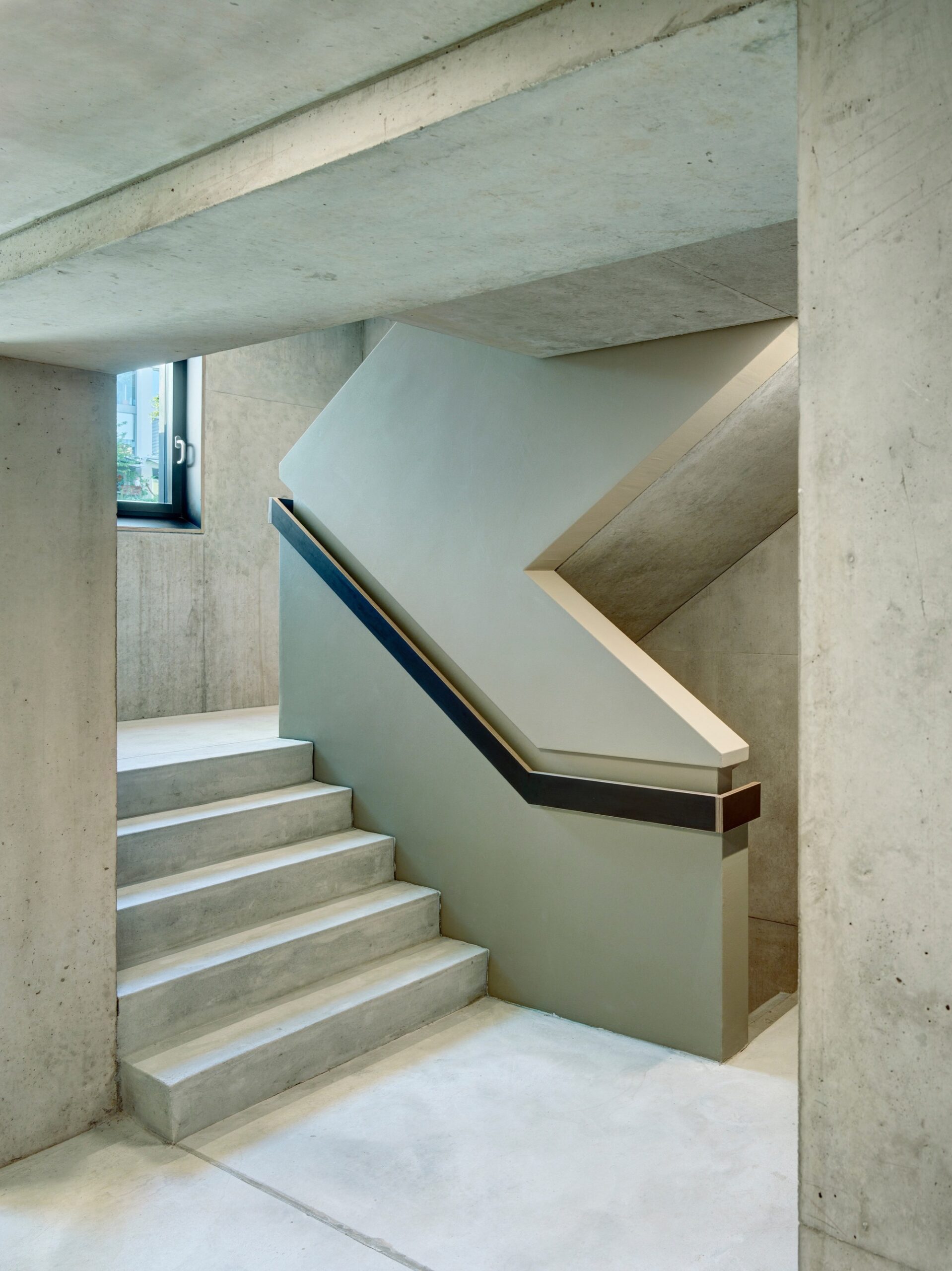 Apartment Building L329