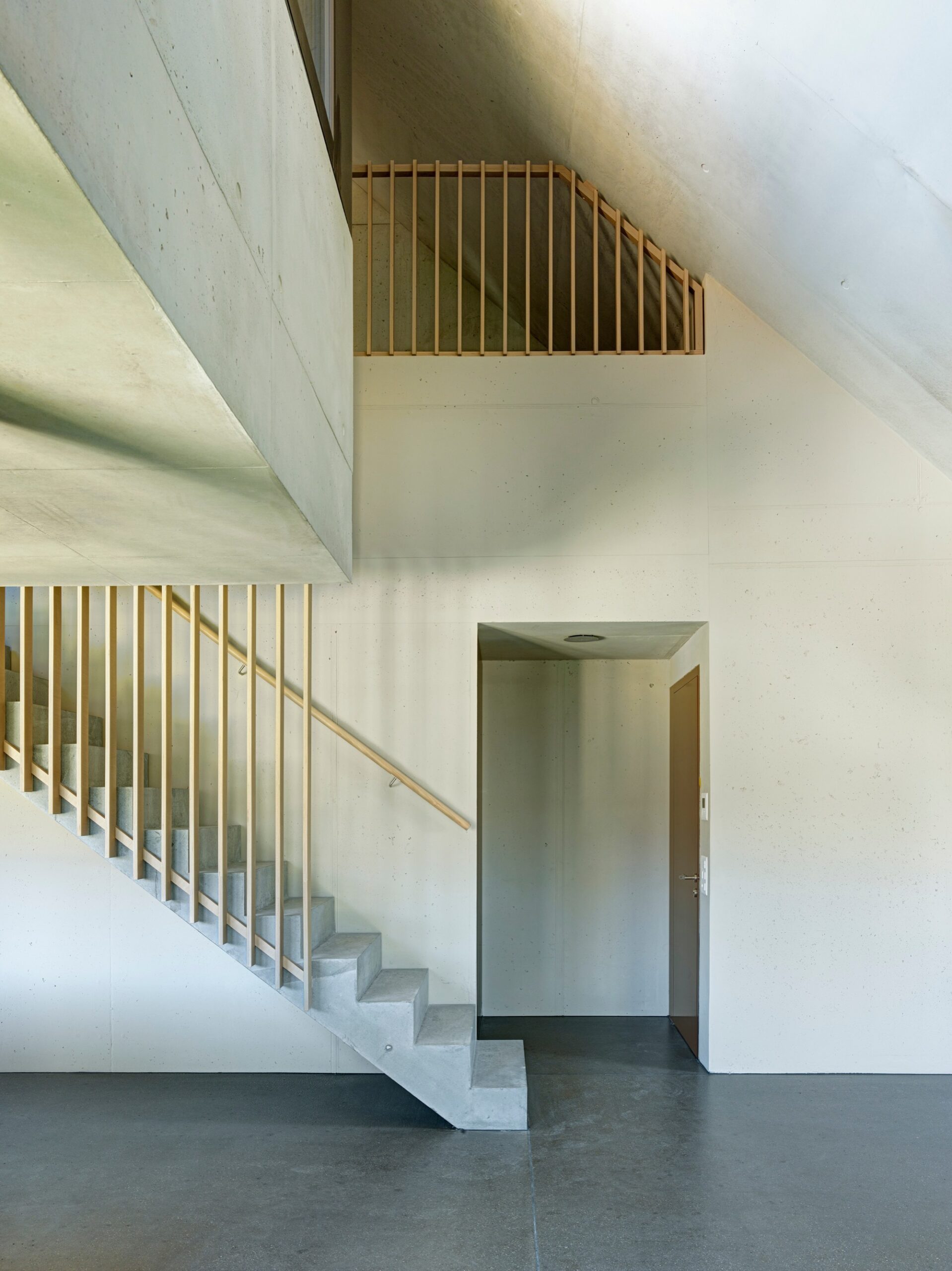 Apartment Building L329