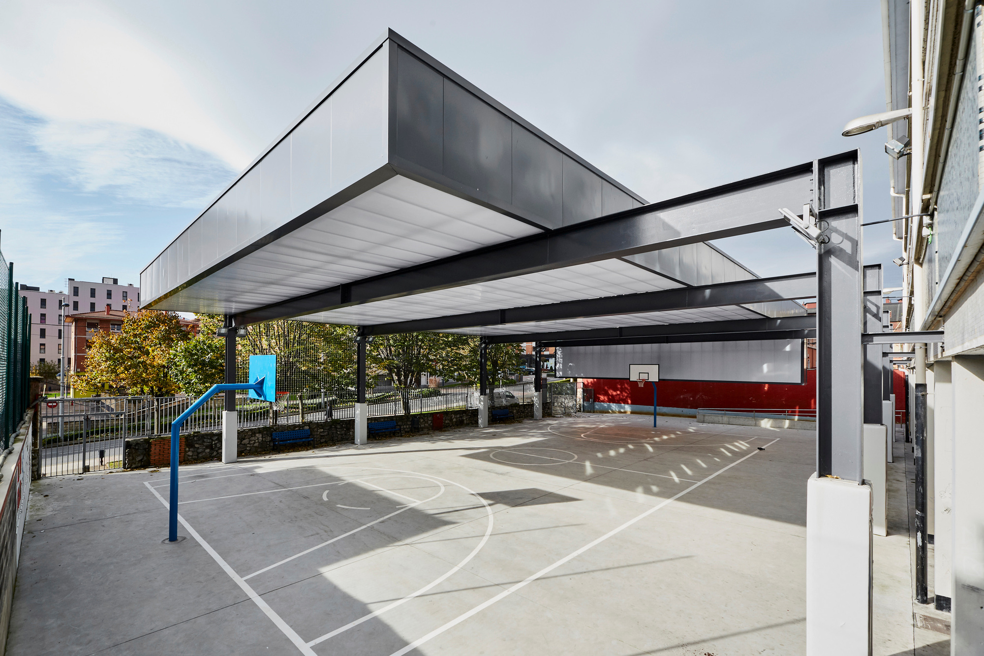 Roof in the CPI Antonio Trueba