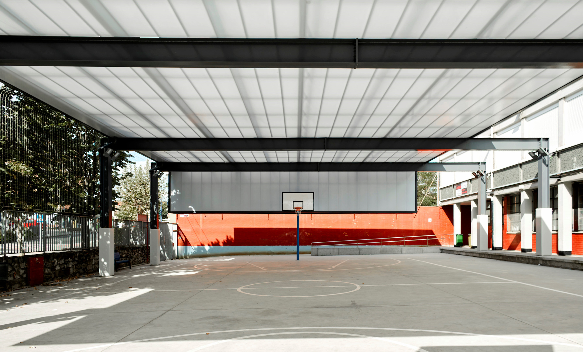Roof in the CPI Antonio Trueba