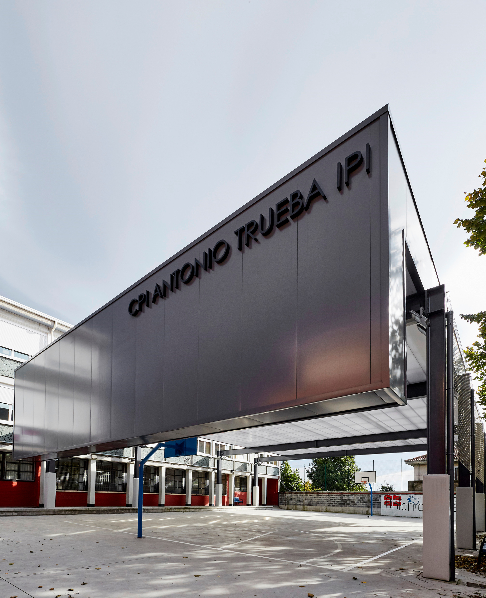 Roof in the CPI Antonio Trueba