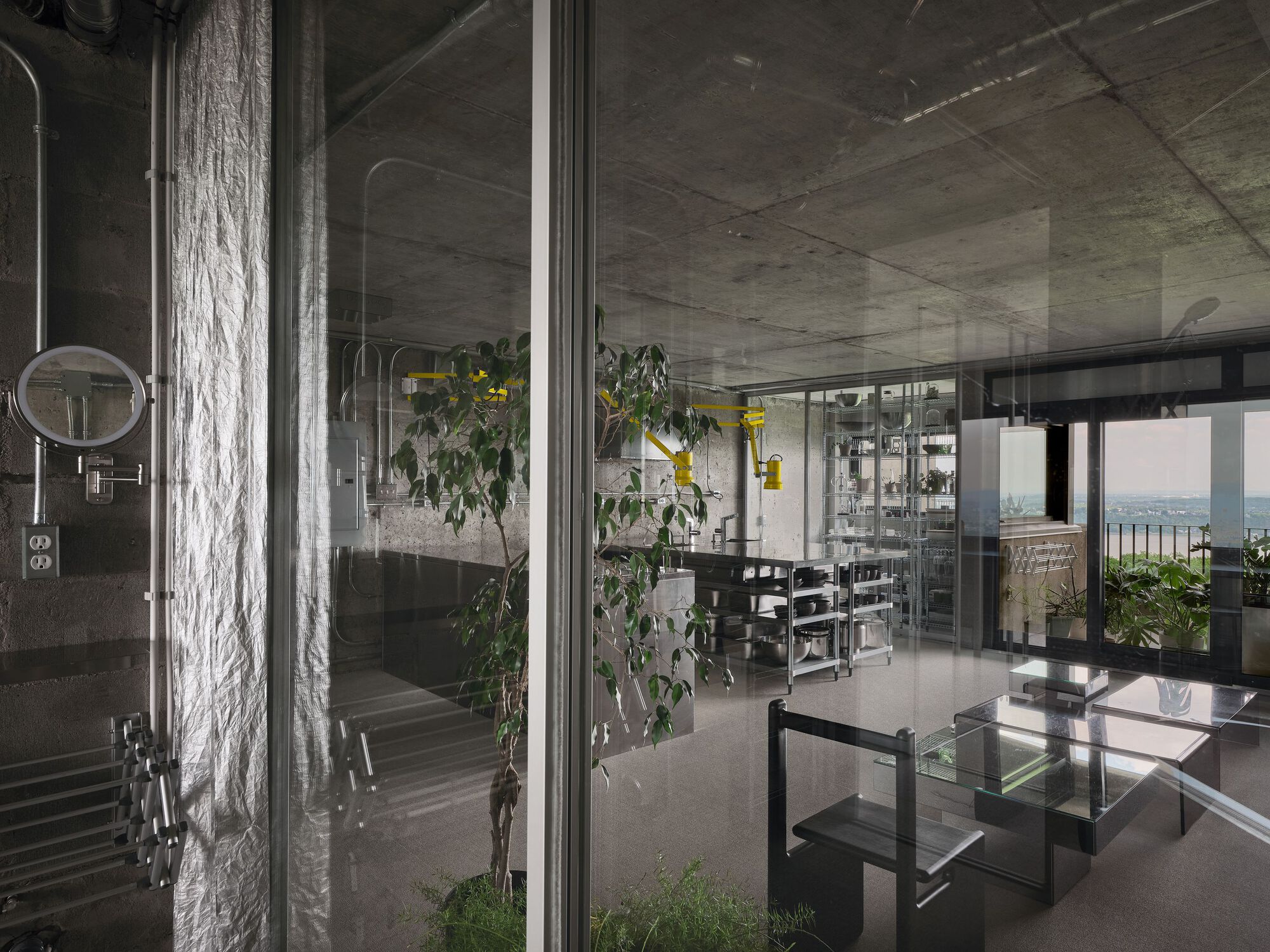 Bruj Creative Laboratory Apartment