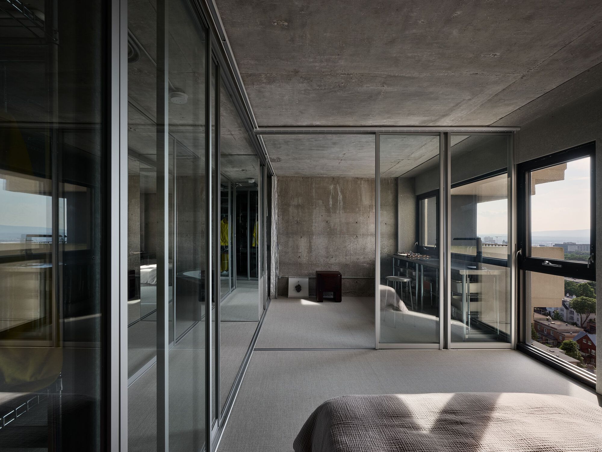 Bruj Creative Laboratory Apartment