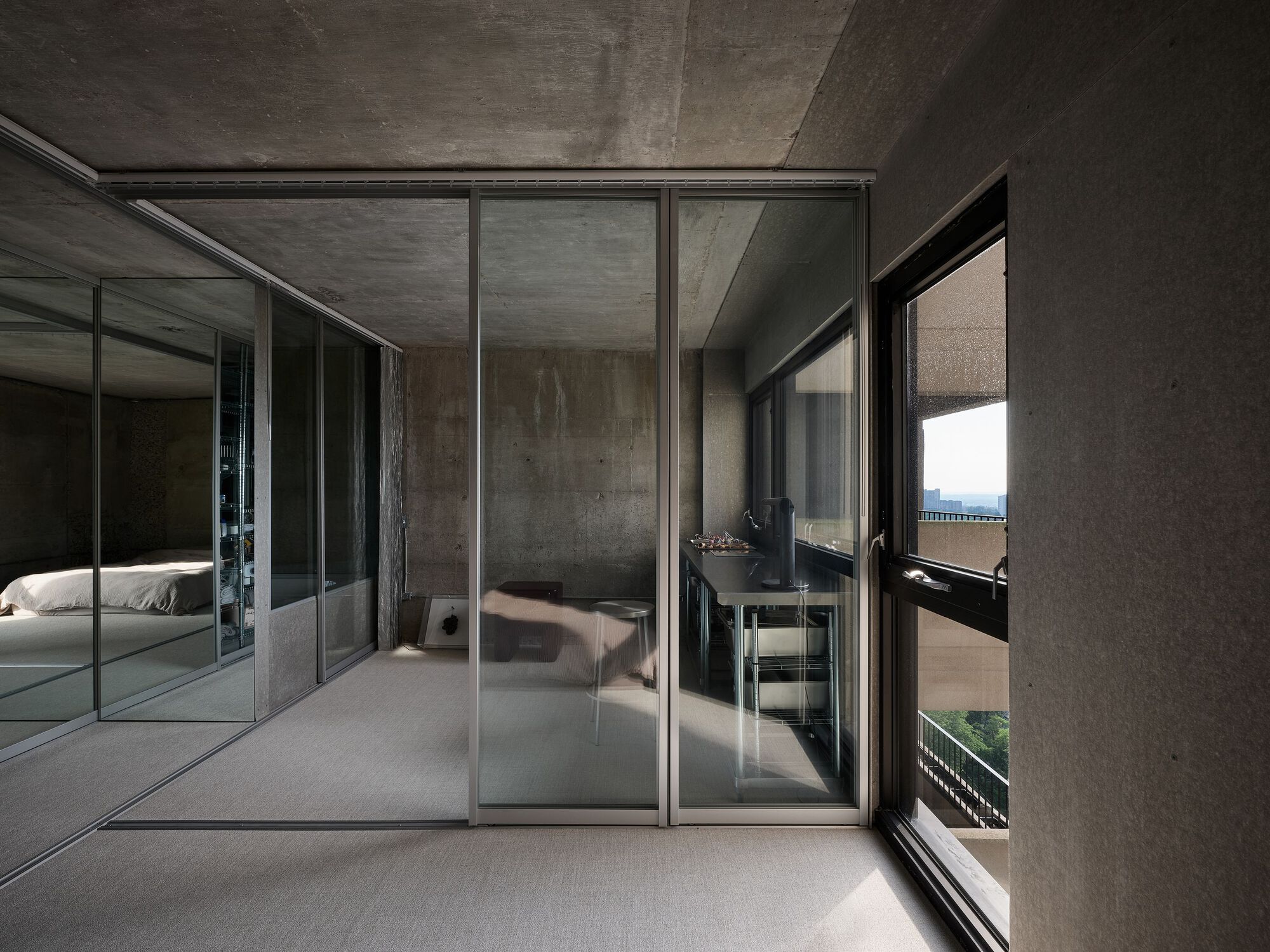 Bruj Creative Laboratory Apartment