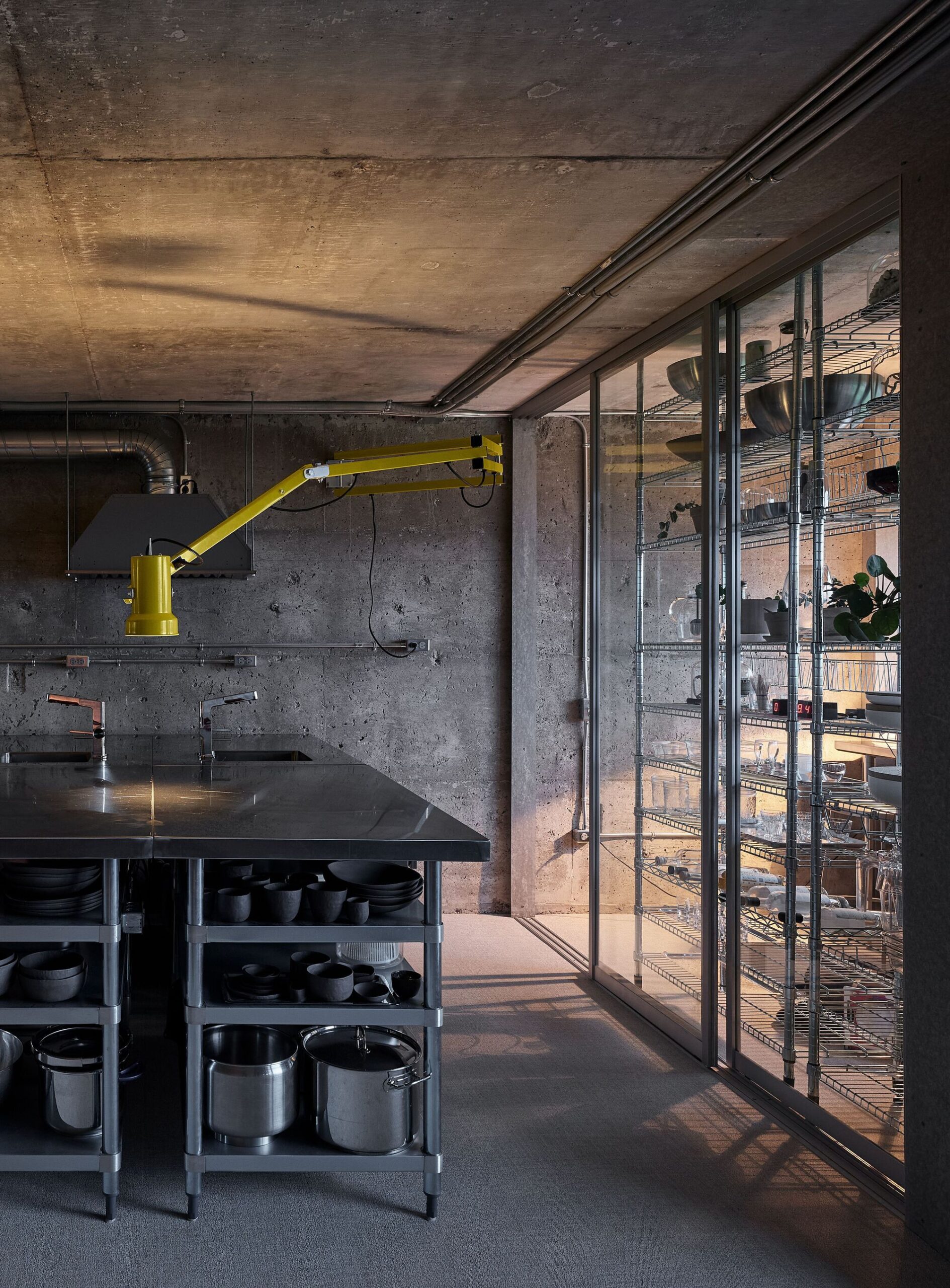 Bruj Creative Laboratory Apartment