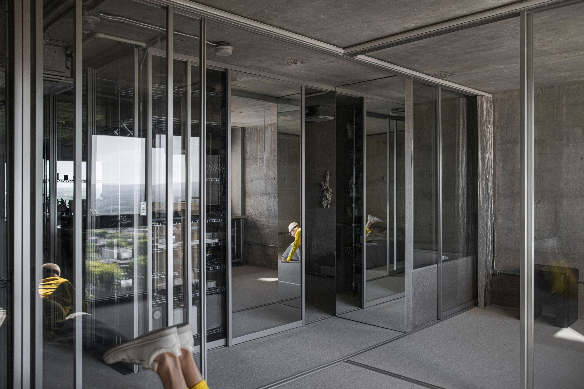 Bruj Creative Laboratory Apartment