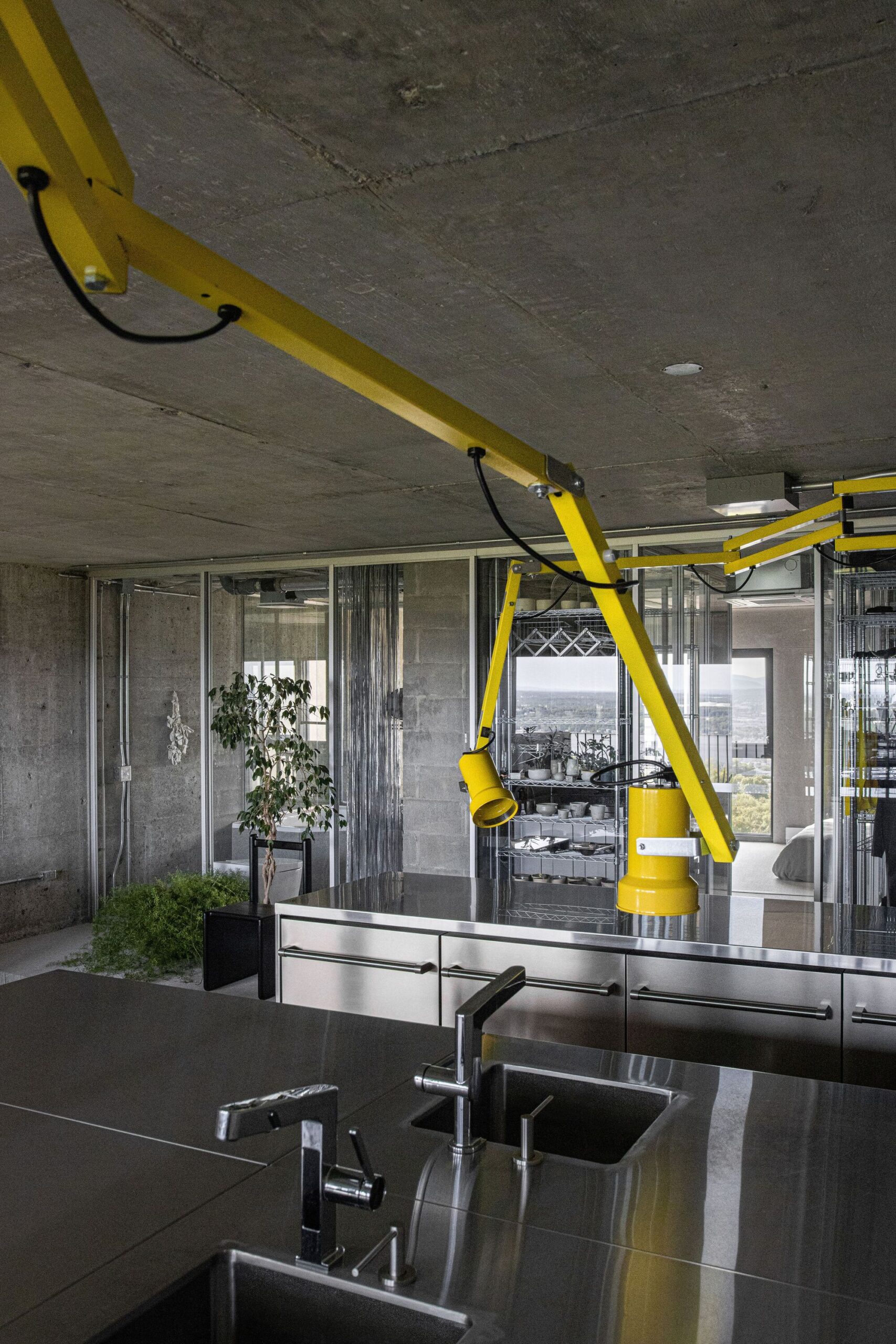 Bruj Creative Laboratory Apartment