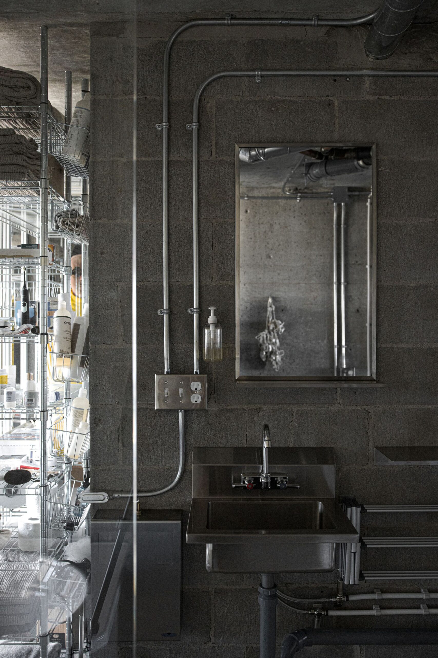 Bruj Creative Laboratory Apartment