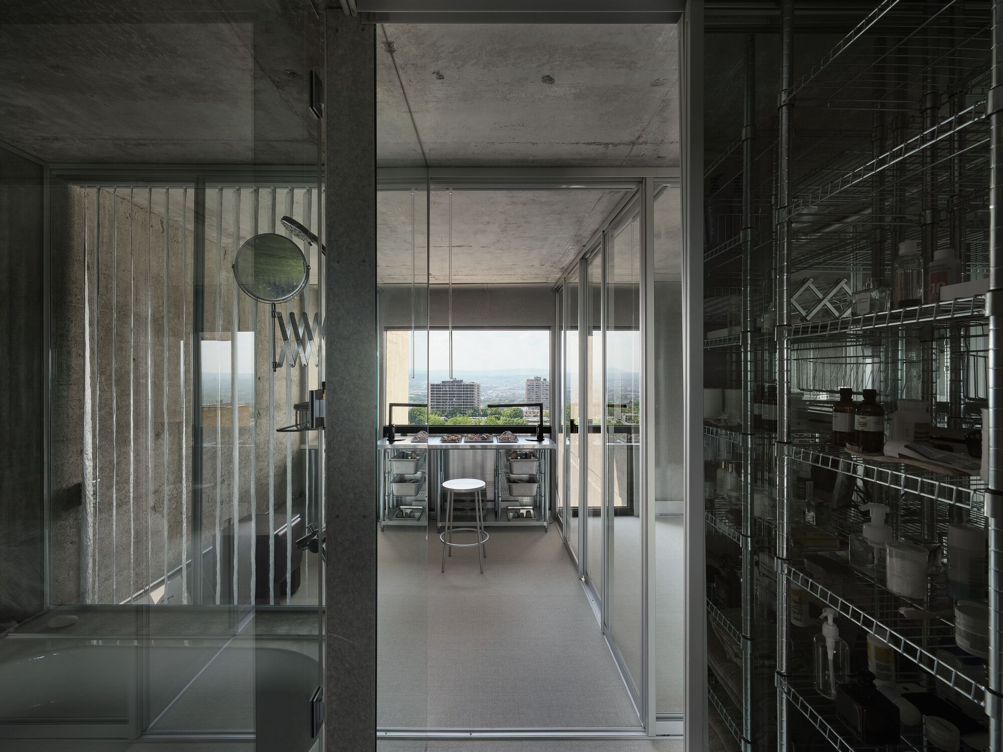 Bruj Creative Laboratory Apartment
