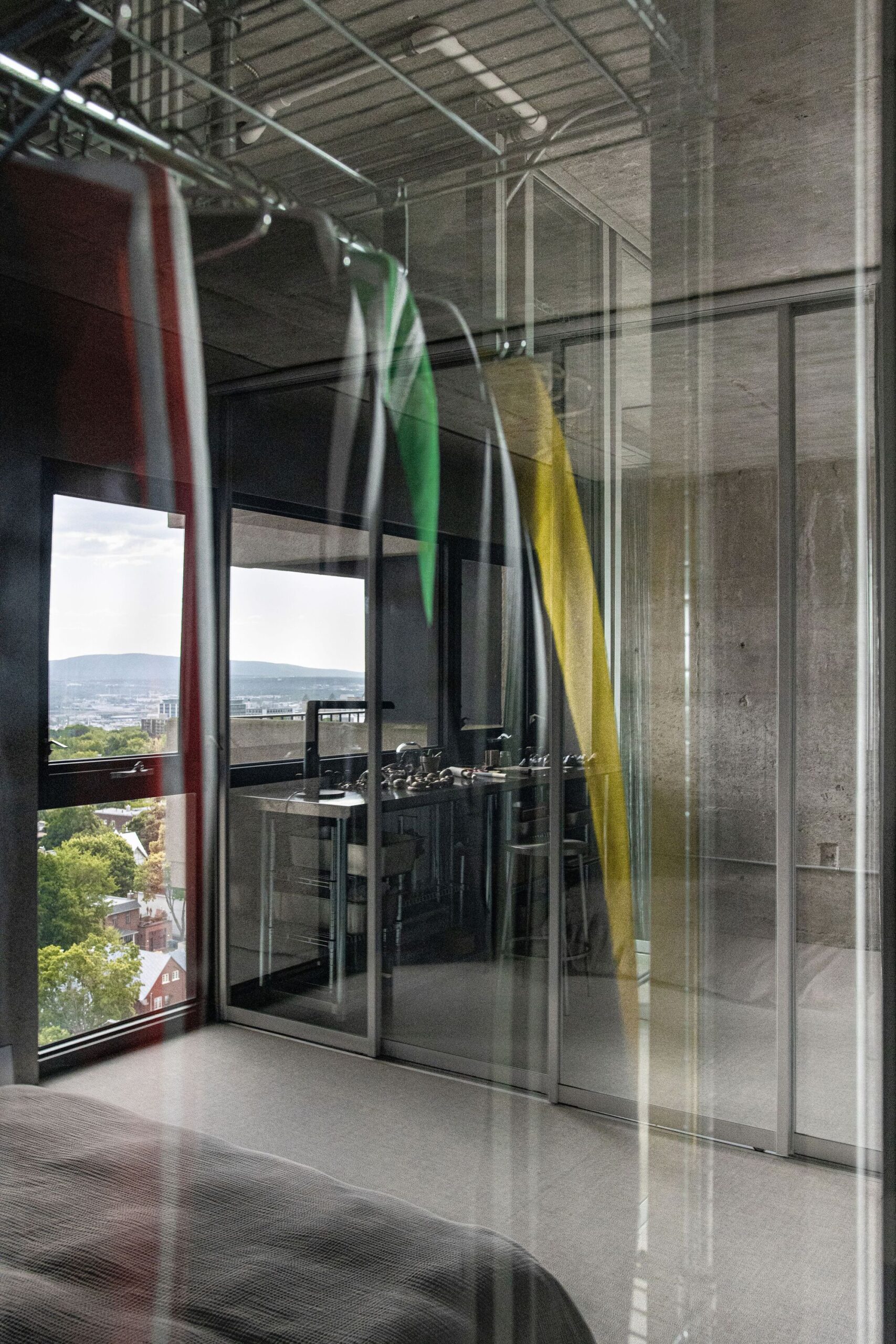 Bruj Creative Laboratory Apartment