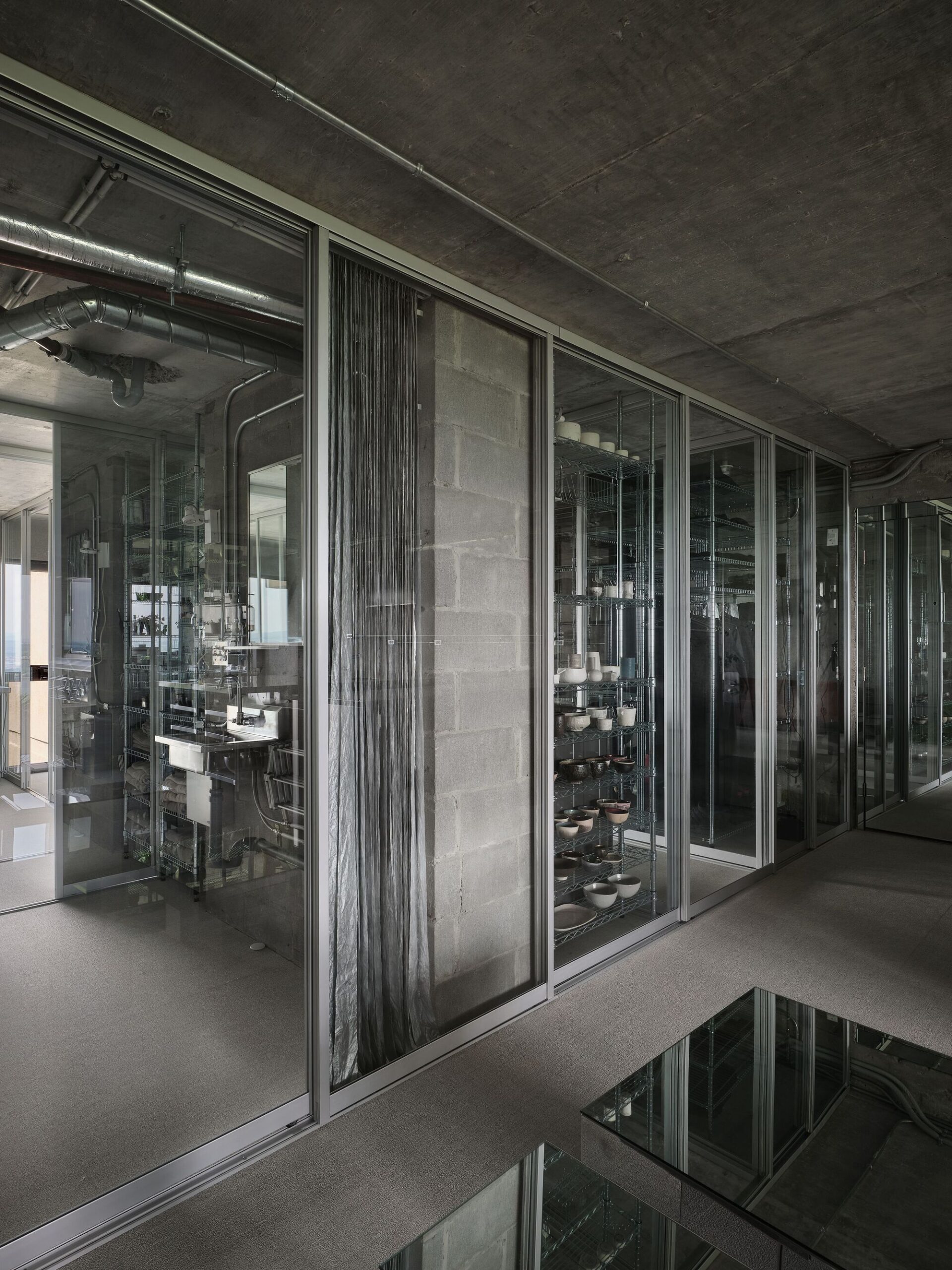 Bruj Creative Laboratory Apartment