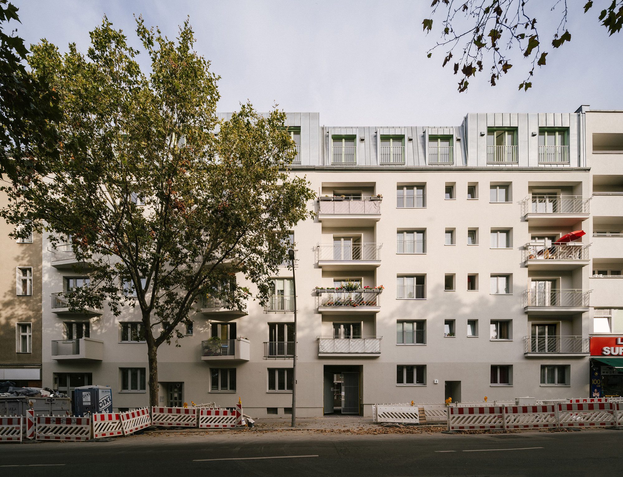 Element & Lingot Building