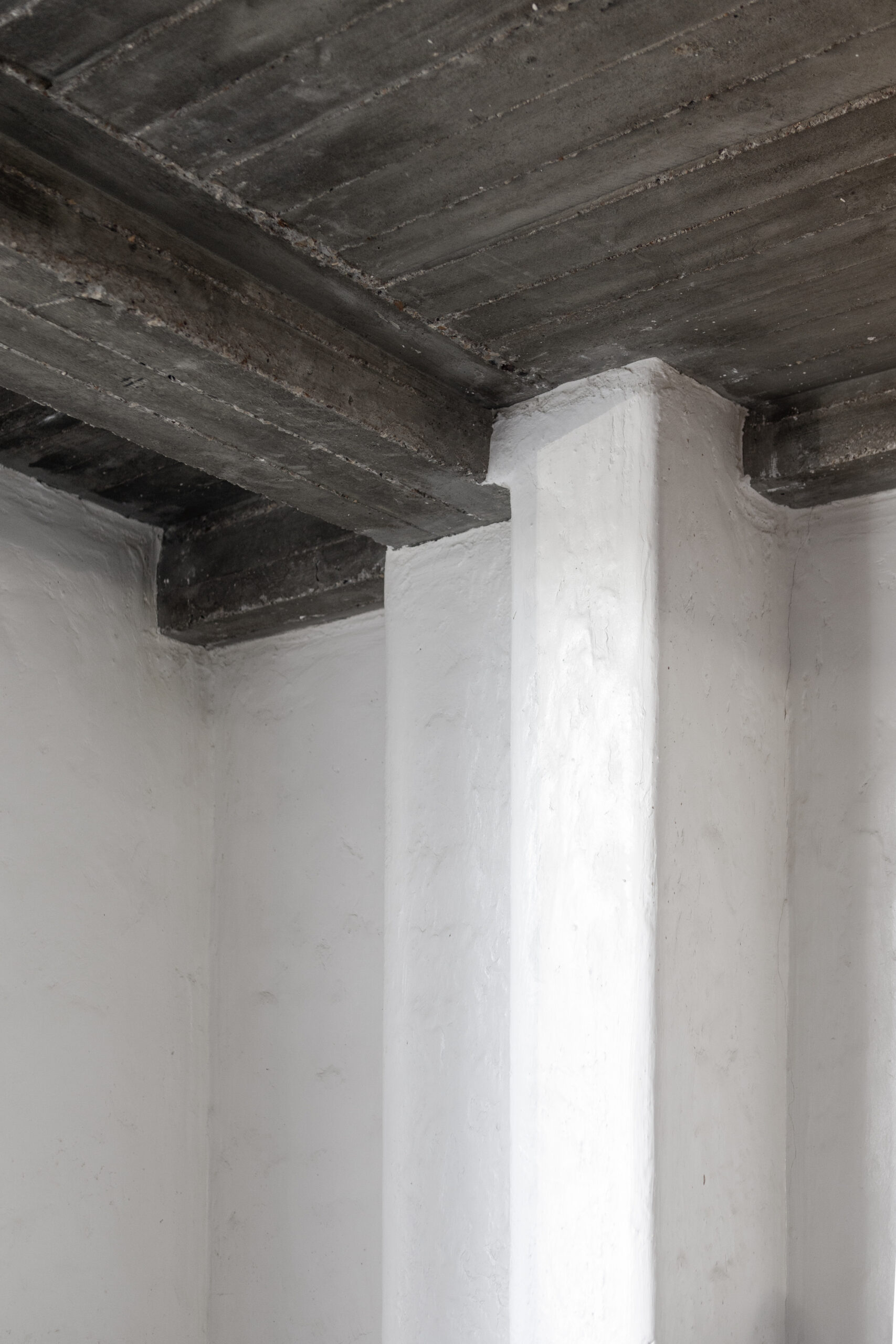 Dwelling the Absent: Residential Apartment for Maryam and Faraj Shiraz