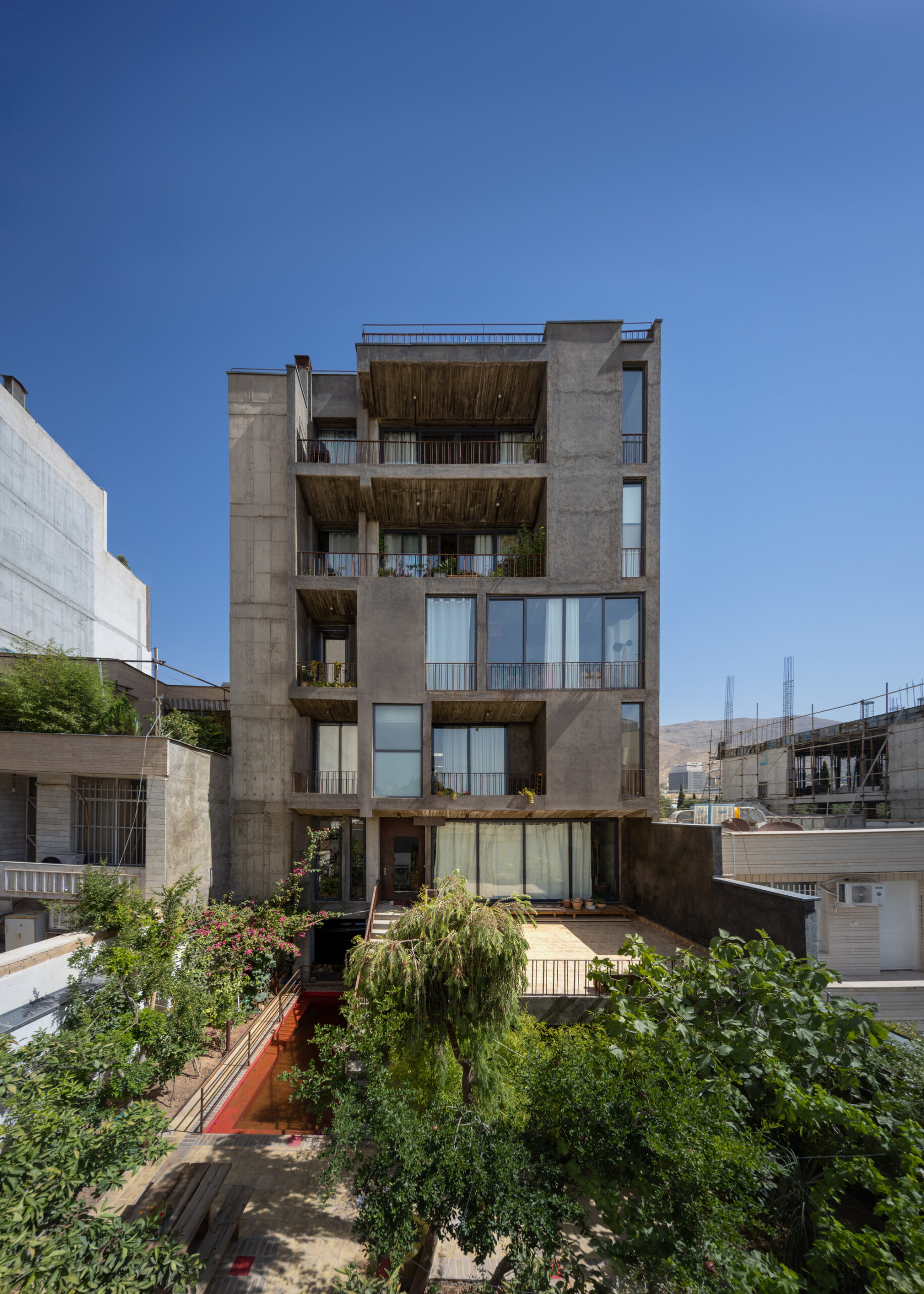 Dwelling the Absent: Residential Apartment for Maryam and Faraj Shiraz