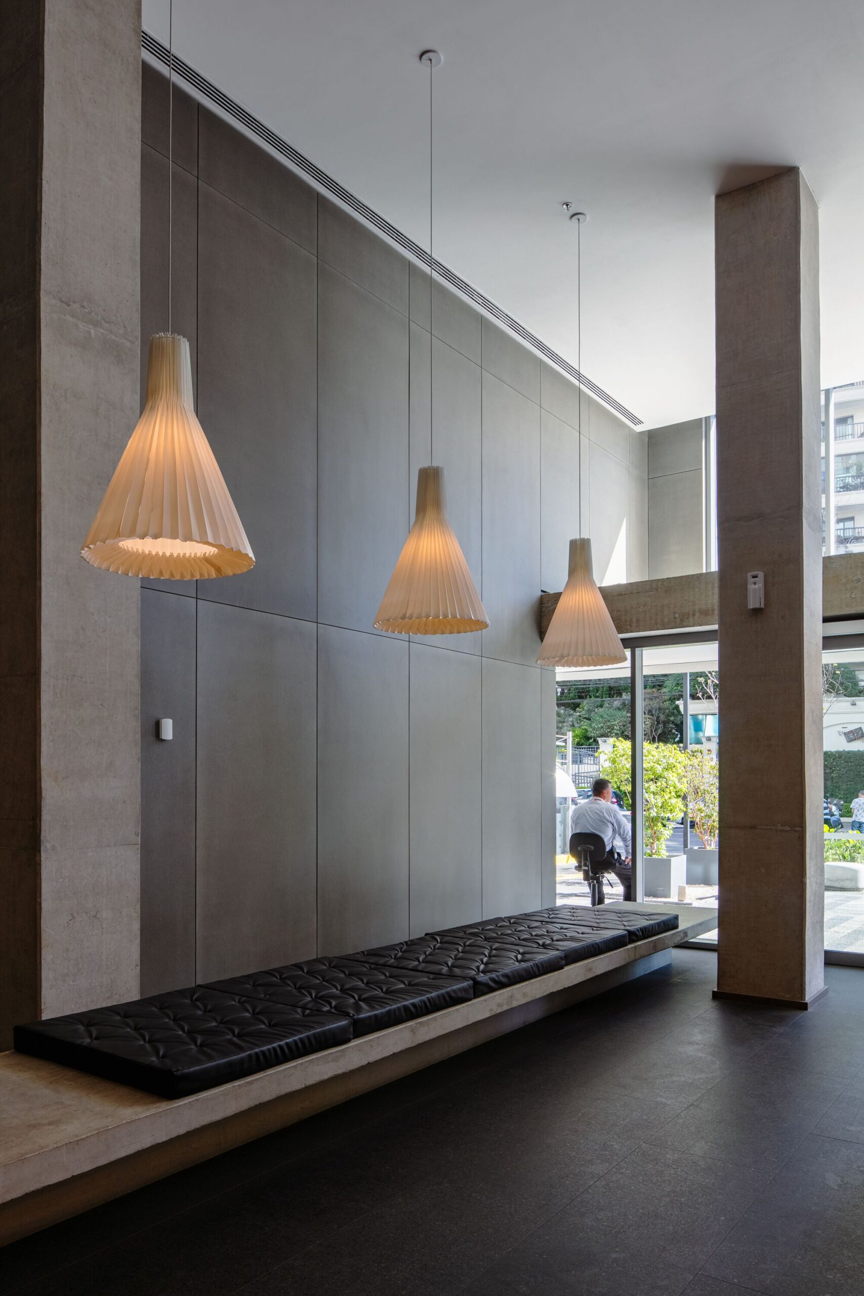 Crona 665 Building