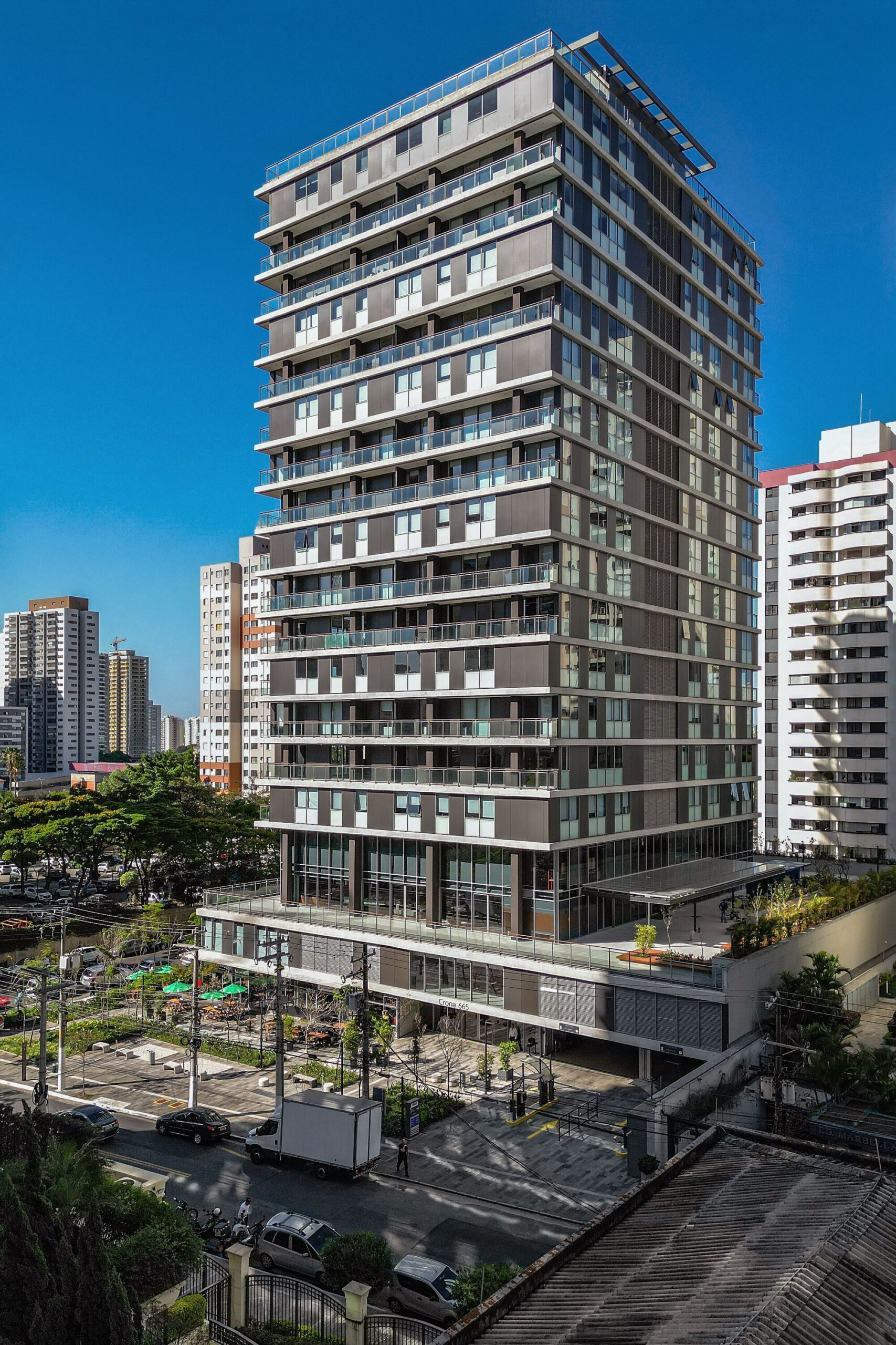 Crona 665 Building