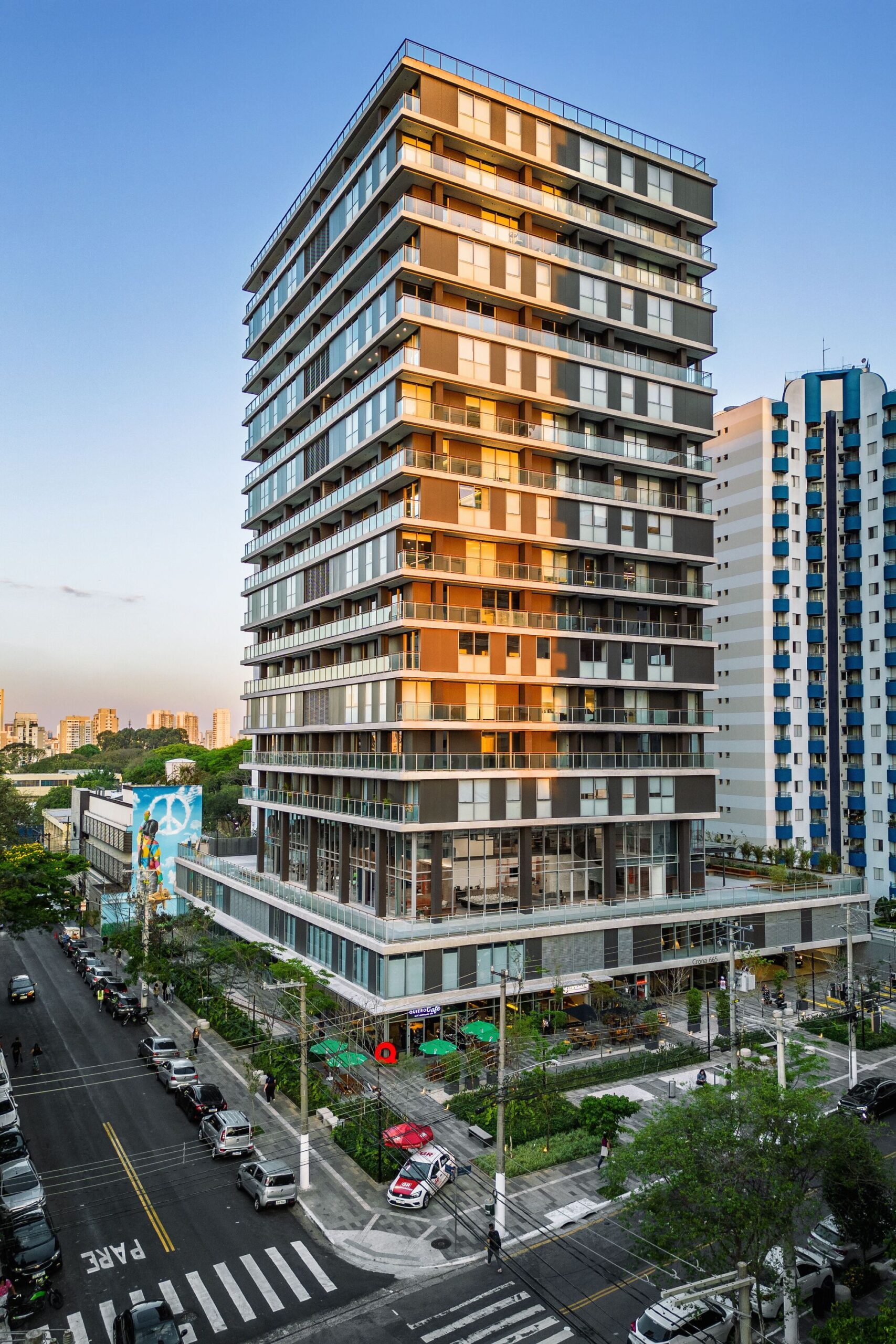 Crona 665 Building