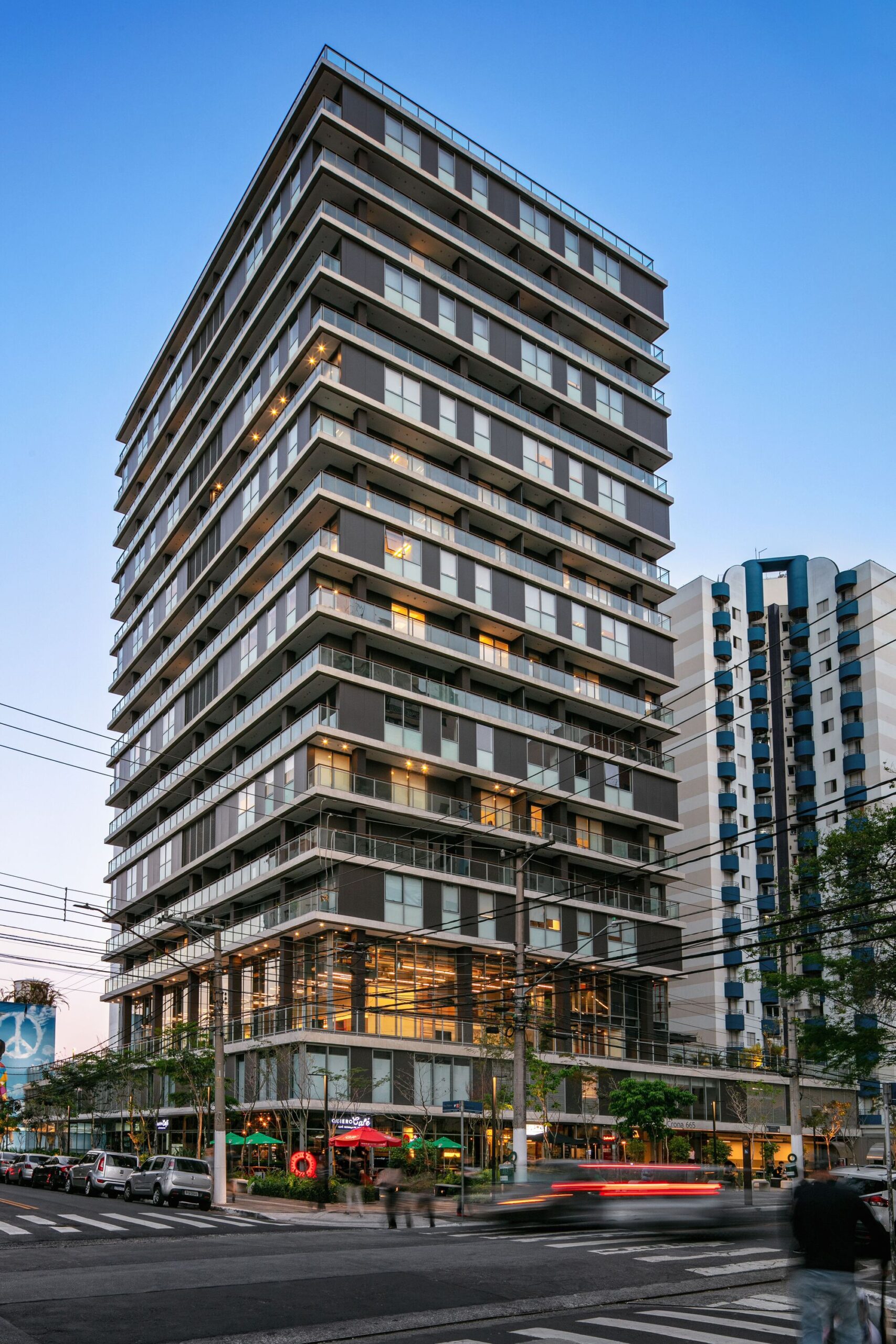 Crona 665 Building