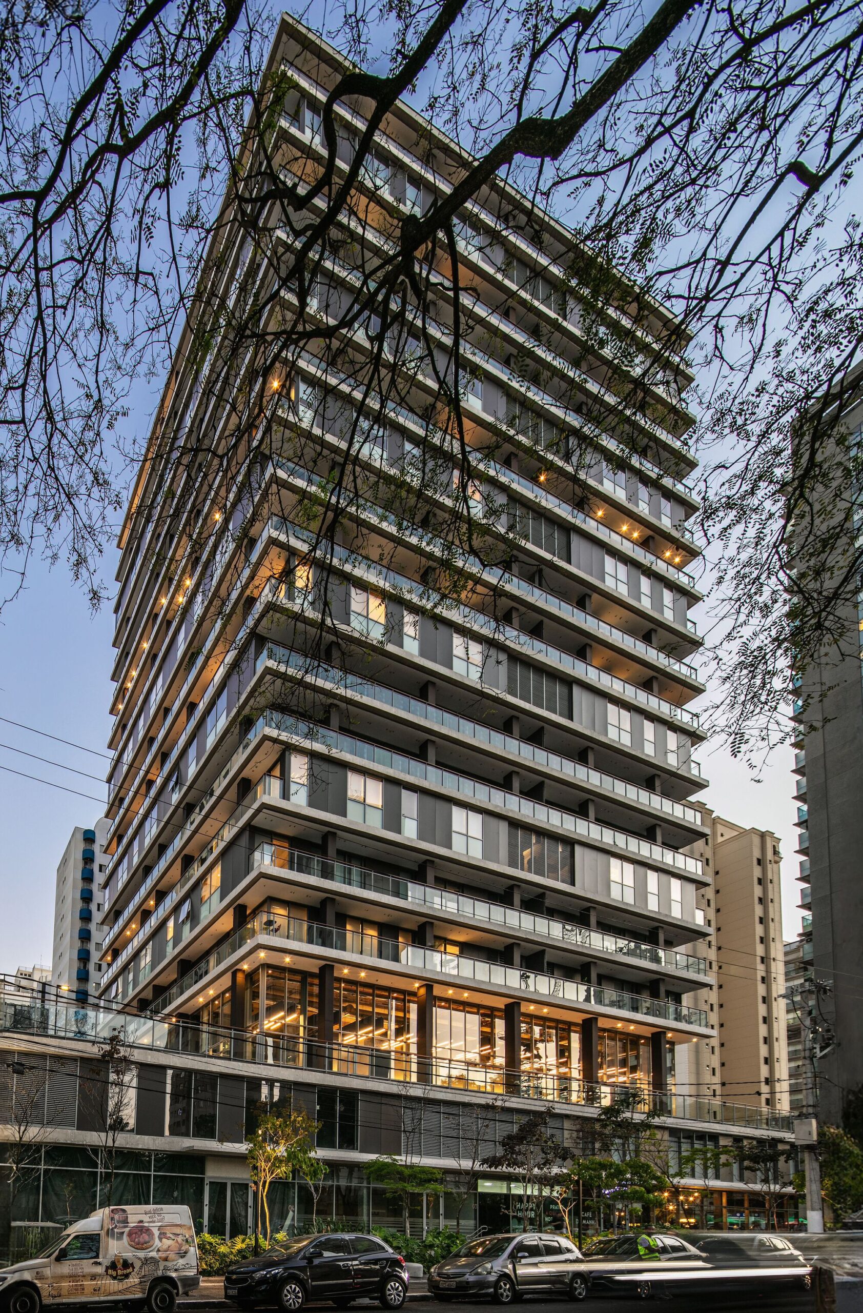 Crona 665 Building