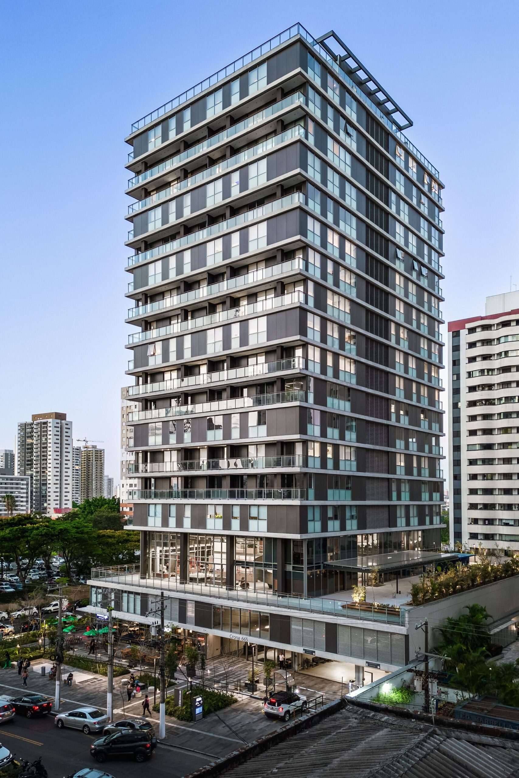 Crona 665 Building