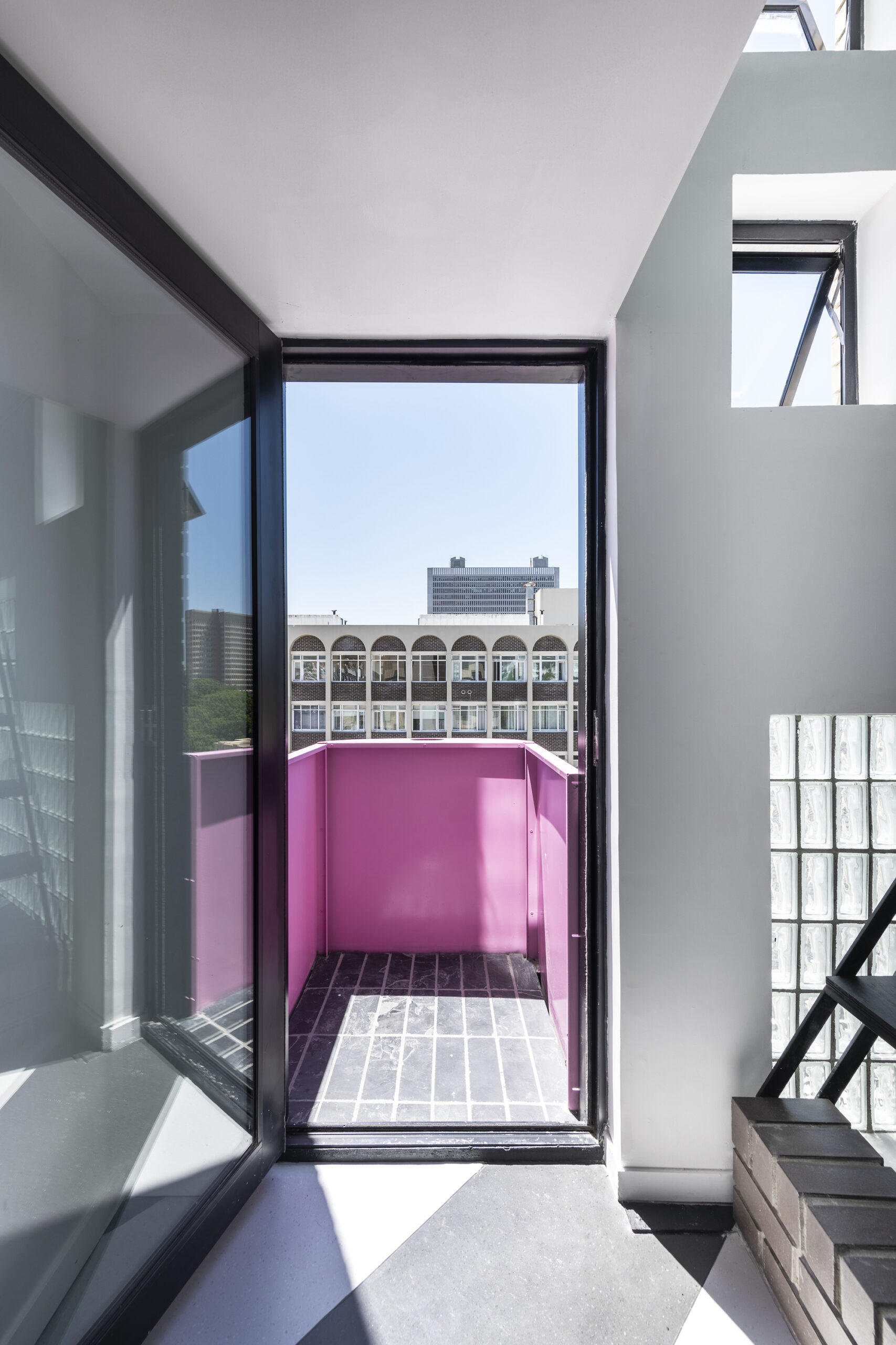 Uxolo Apartments