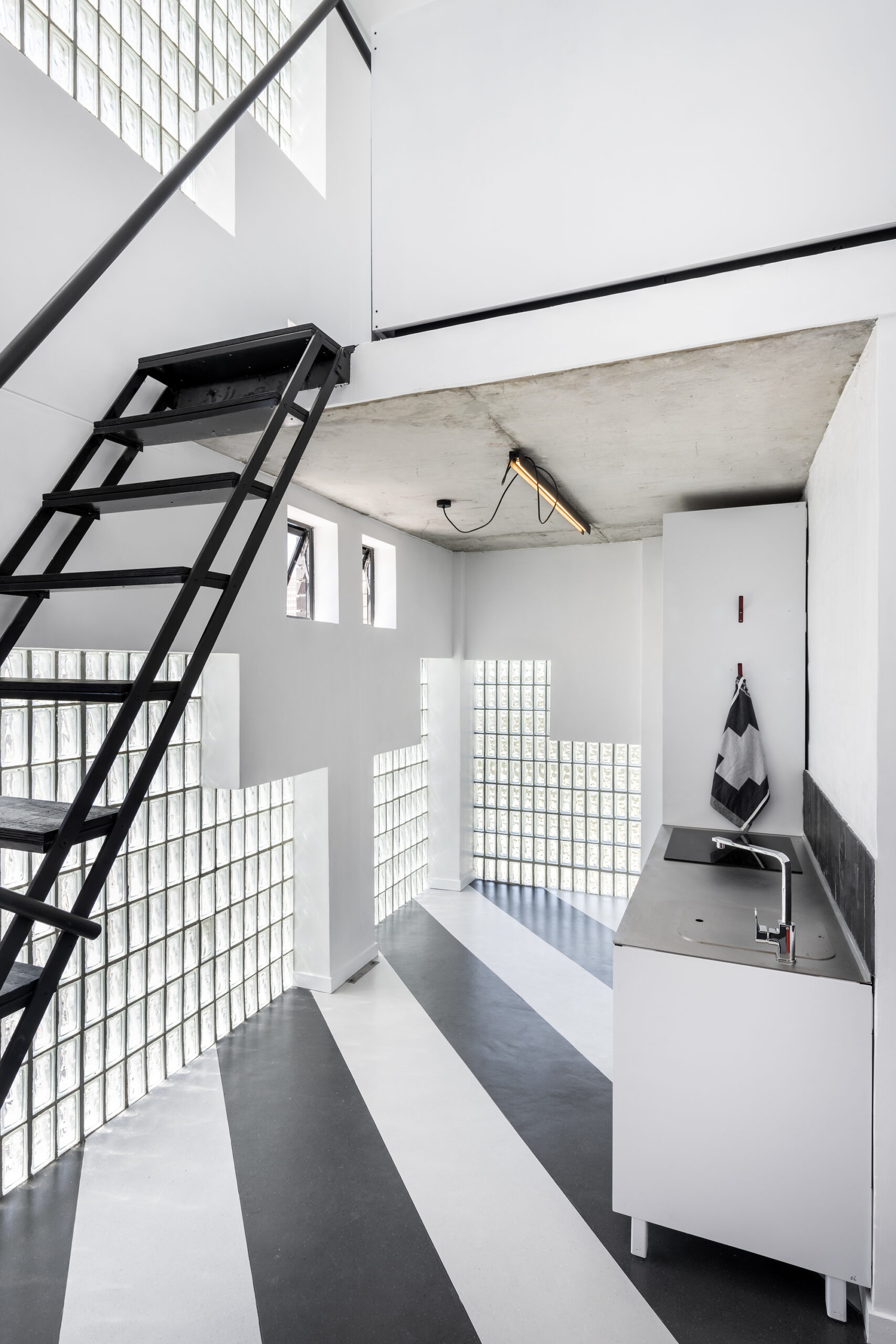 Uxolo Apartments