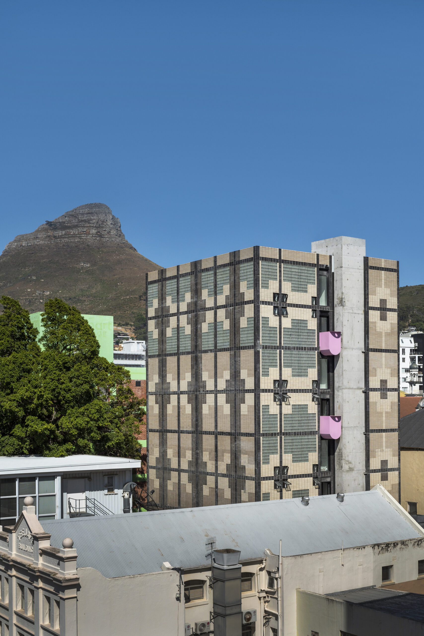 Uxolo Apartments