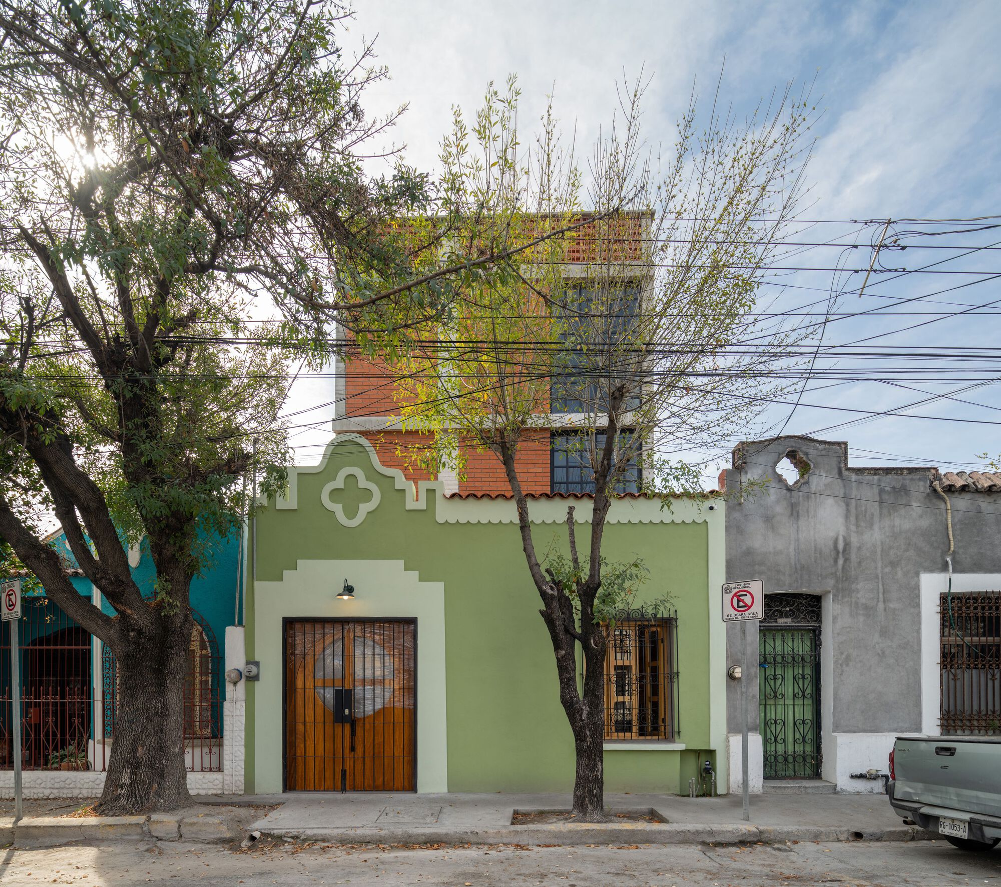 La Luz 1126 Apartment Building