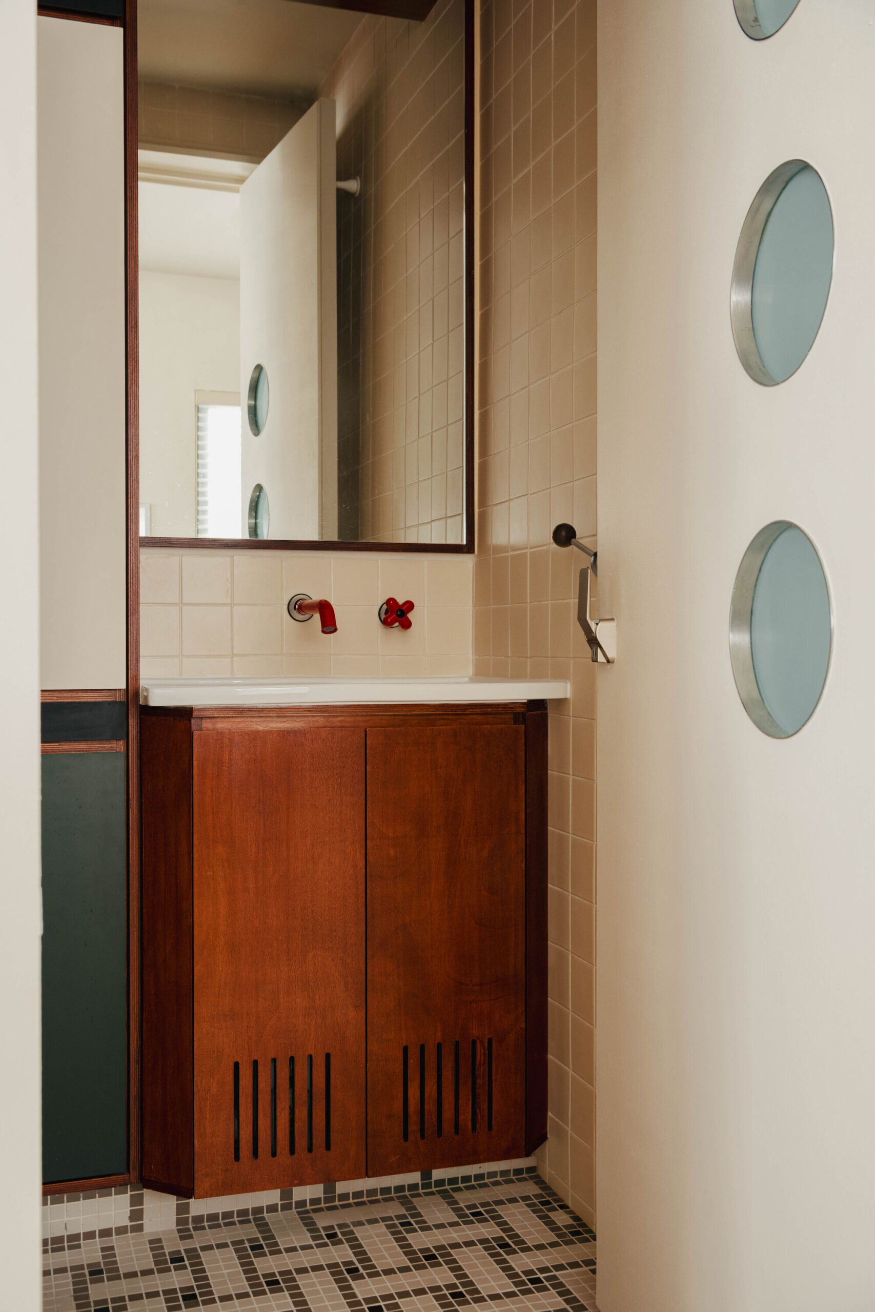 16 Crimson Unfold Apartment